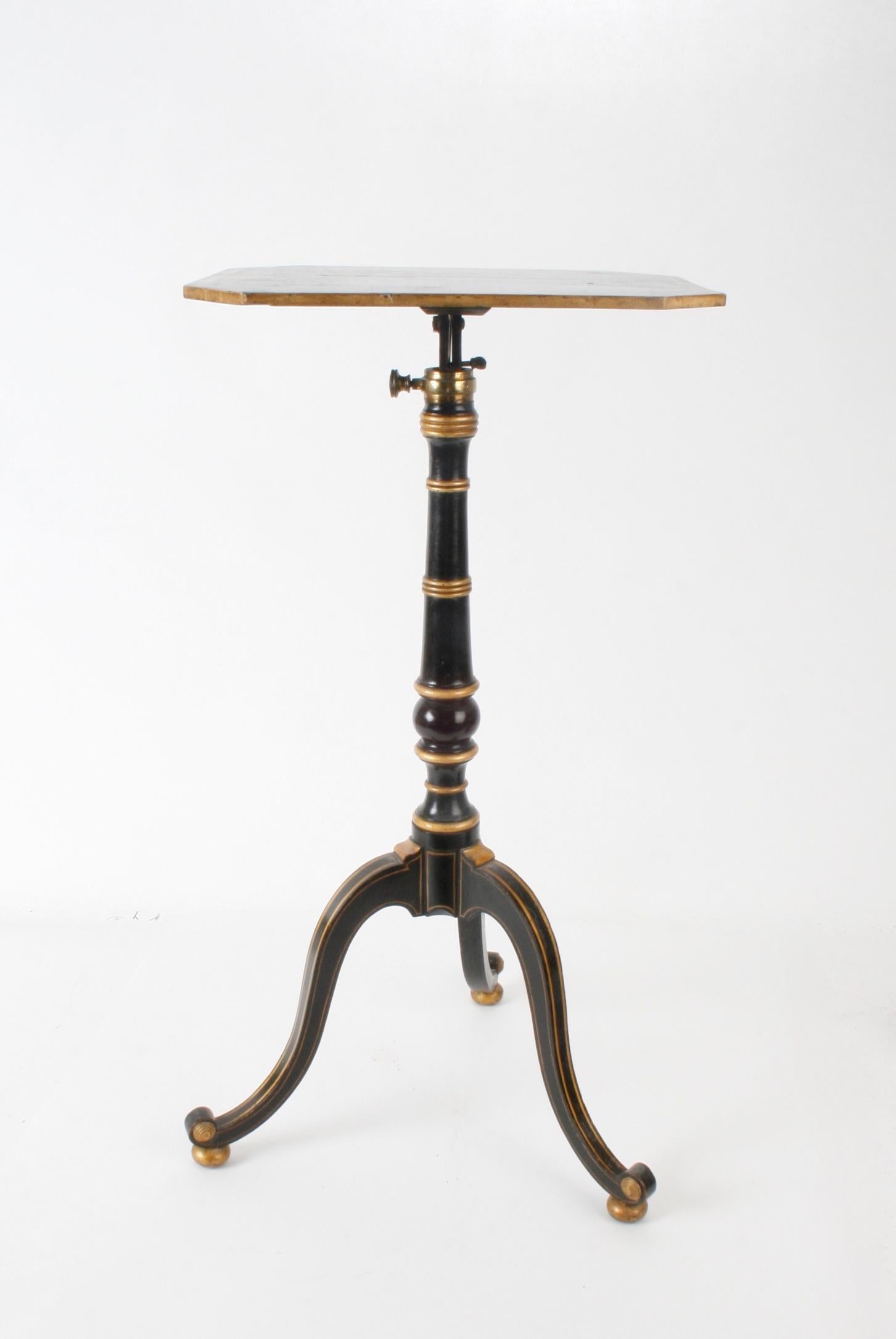 19th Century Regency Chinoiserie and Parcel-Gilt Decorated Telescoping Tilt-Top Table