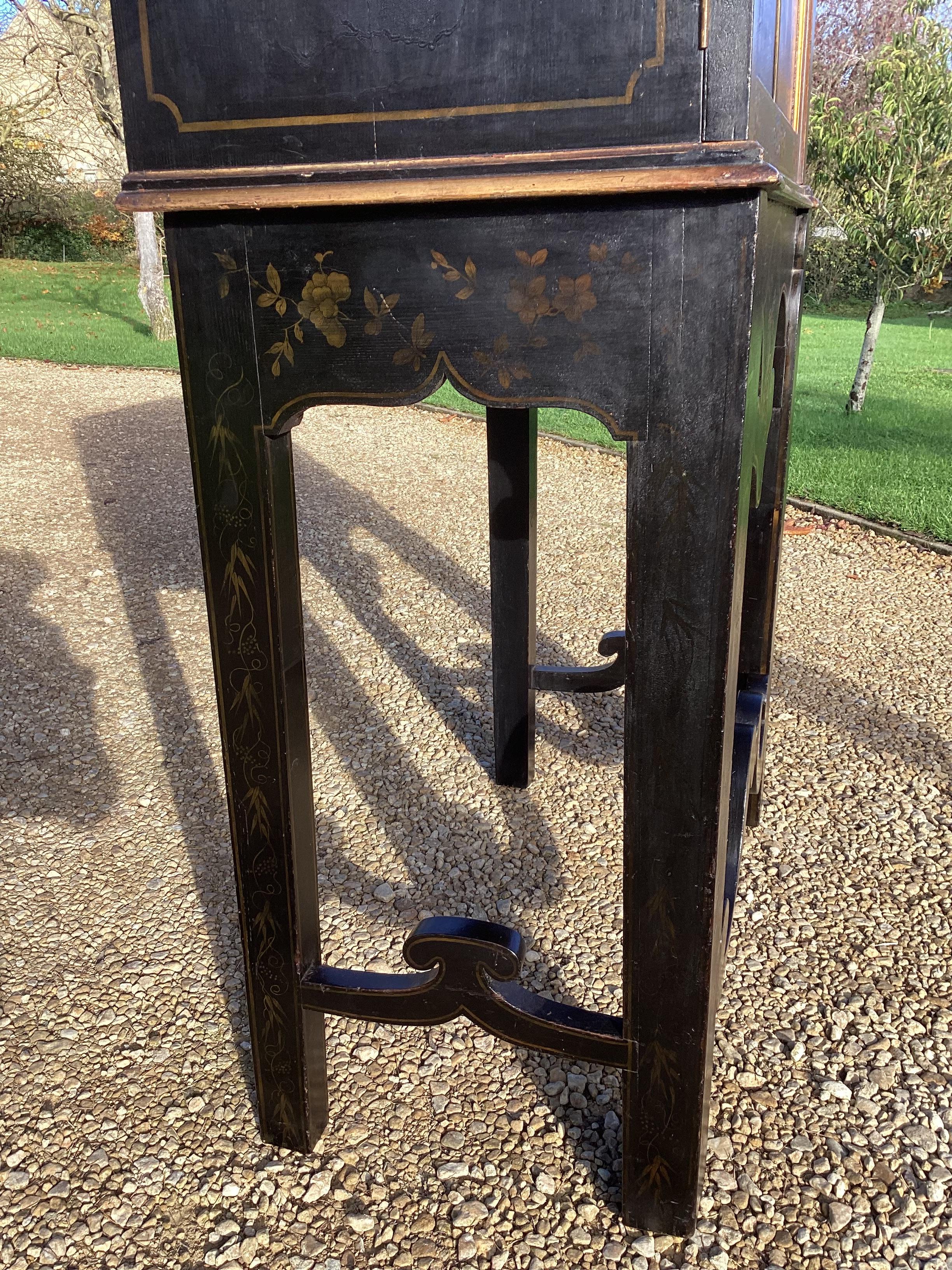 Regency Chinoiserie Cabinet on Stand For Sale 10