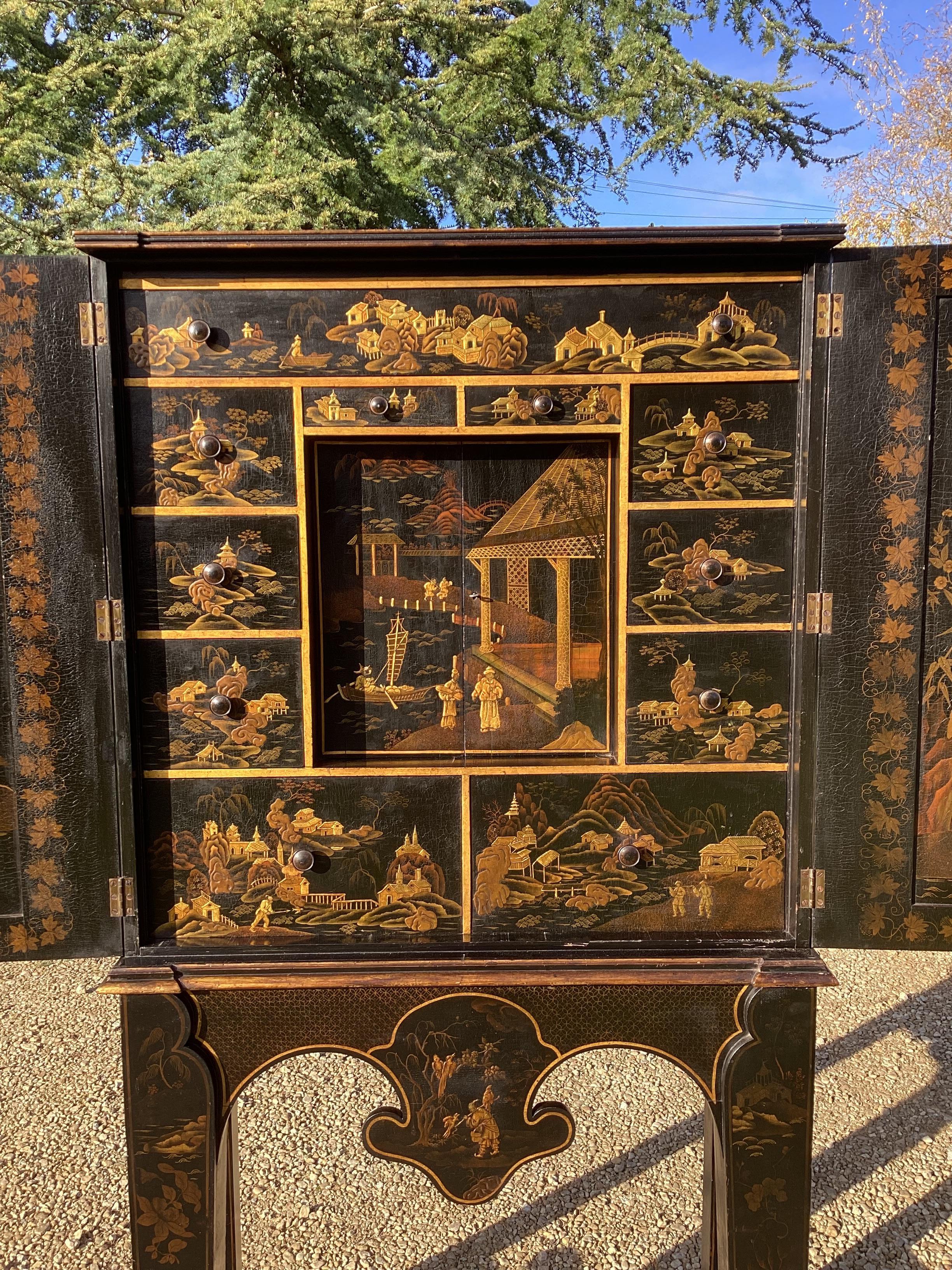 Regency Chinoiserie Cabinet on Stand In Good Condition For Sale In Shipston-On-Stour, GB