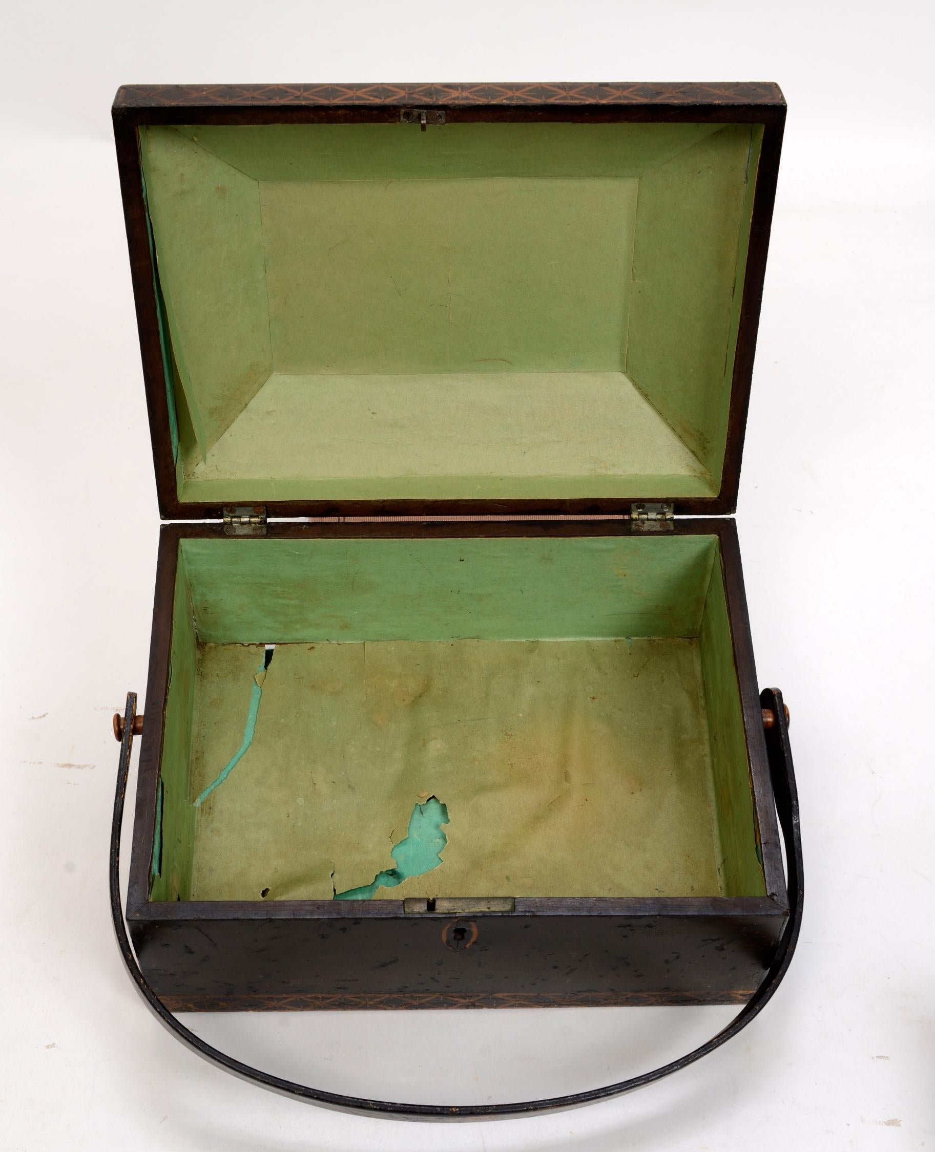 Regency Chinoiserie Decorated Penwork Box with Swing Handle, circa 1810 5