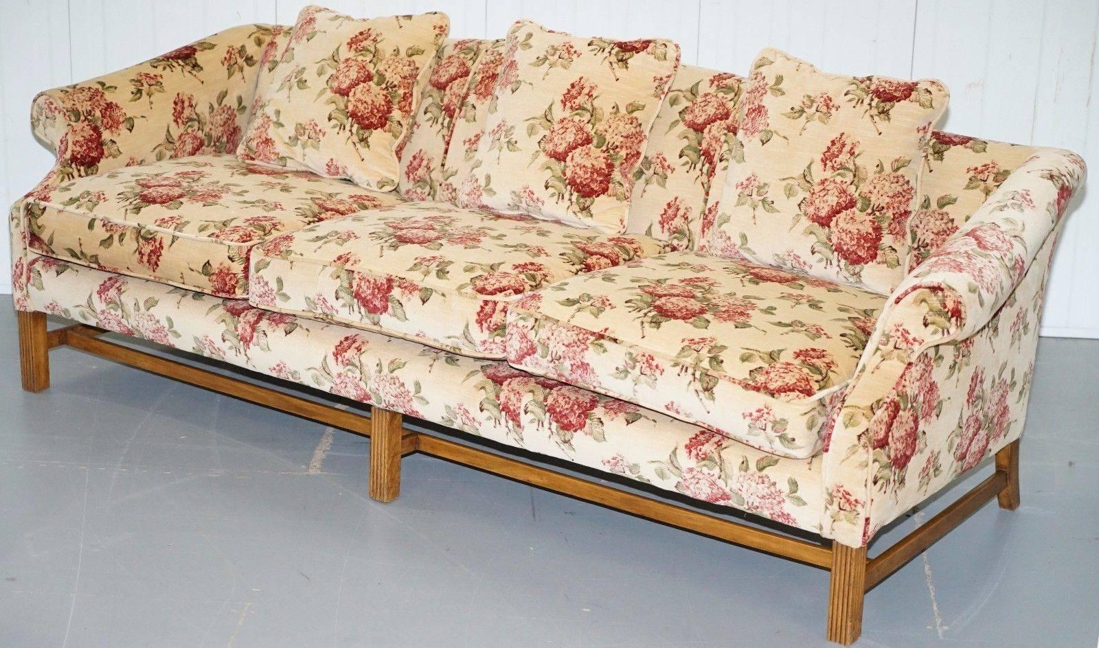 We are delighted to offer for sale this stunning hand made in England Chippendale regency styled Camel / humpback large silk velvet upholstered sofa

A very good looking and well made piece in a traditional English mannor designed by one of the