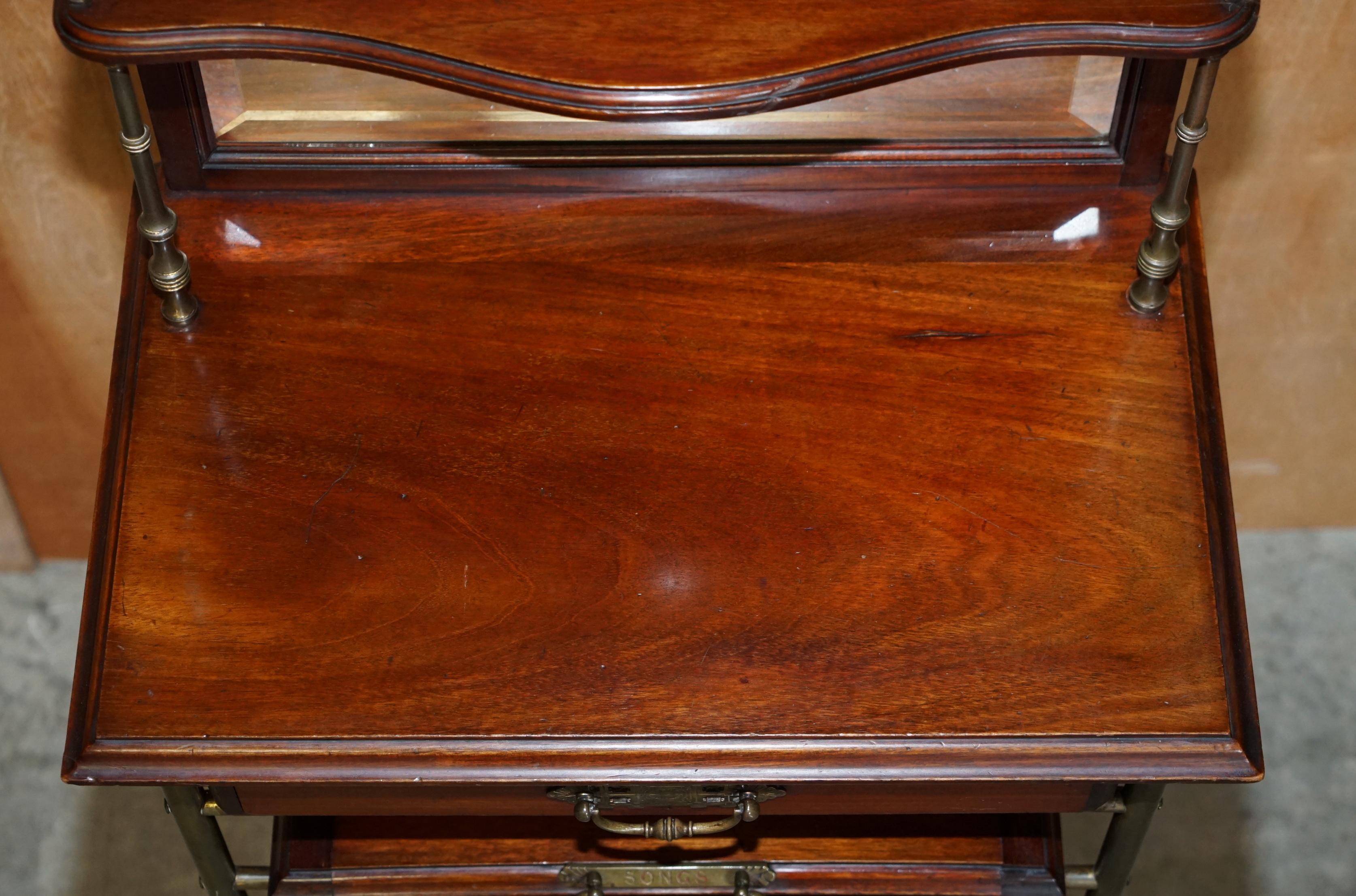 Début du XIXe siècle Commode de style Régence vers 1810 en bronze doré et bois dur pour partitions en vente
