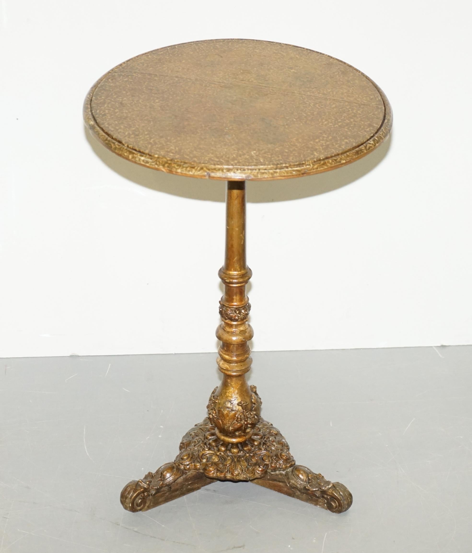 We are delighted to offer for sale this absolutely stunning Regency circa 1810 Polychrome painted Italian hand carved tiltop side table

A very good looking well made and decorative piece, the base is hand carved with floral details, it is a real