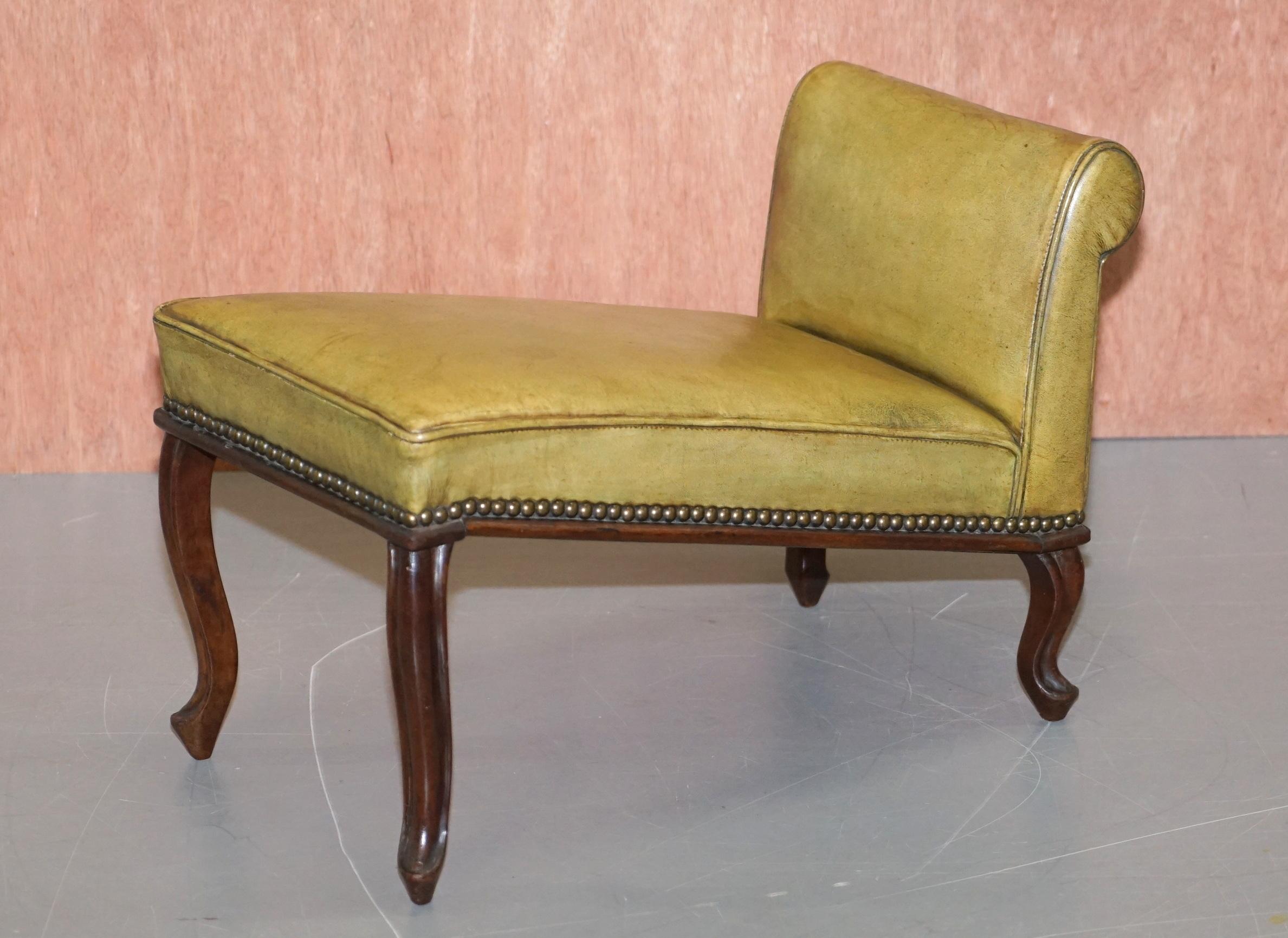 Regency circa 1815 Fluted Barrel Back Leather Wing Armchair and Matching Stool For Sale 7