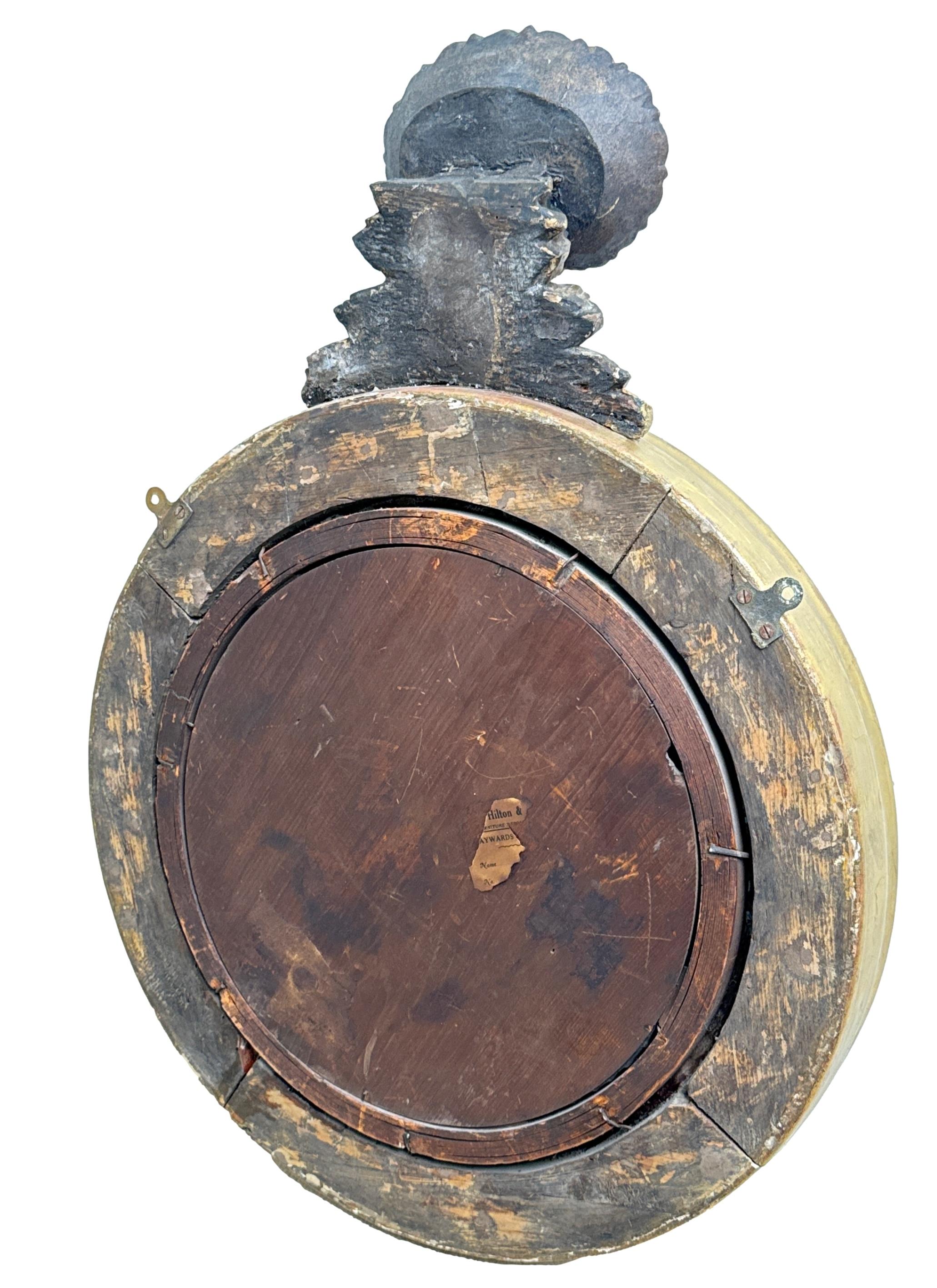 Gesso Petit miroir convexe circulaire doré et gesso de style Régence en vente