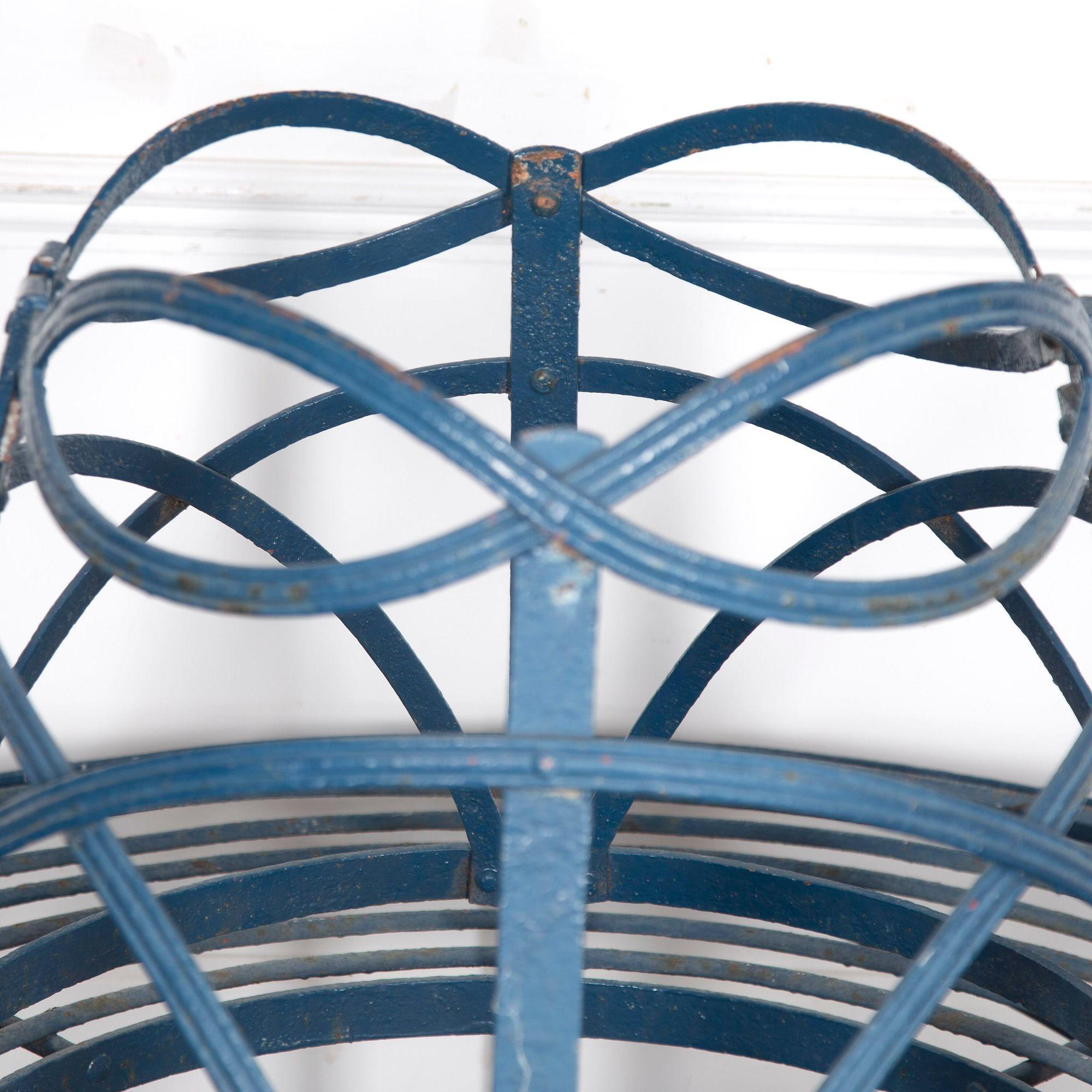 Regency Circular Wrought Iron Tree Seat In Good Condition In Gloucestershire, GB
