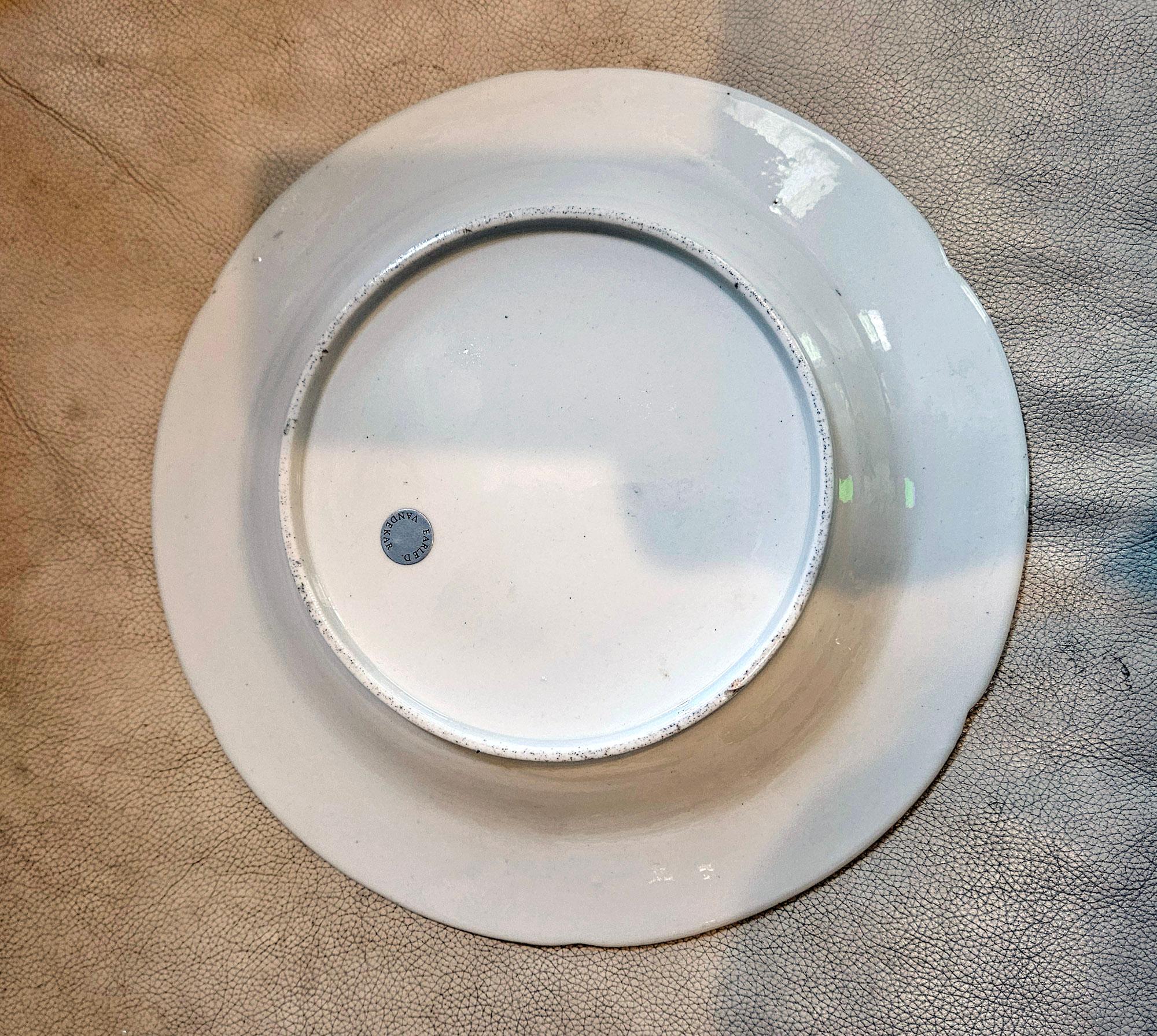 Set d'assiettes à soupe néo-classique en porcelaine de Coalport Classic en vente 4