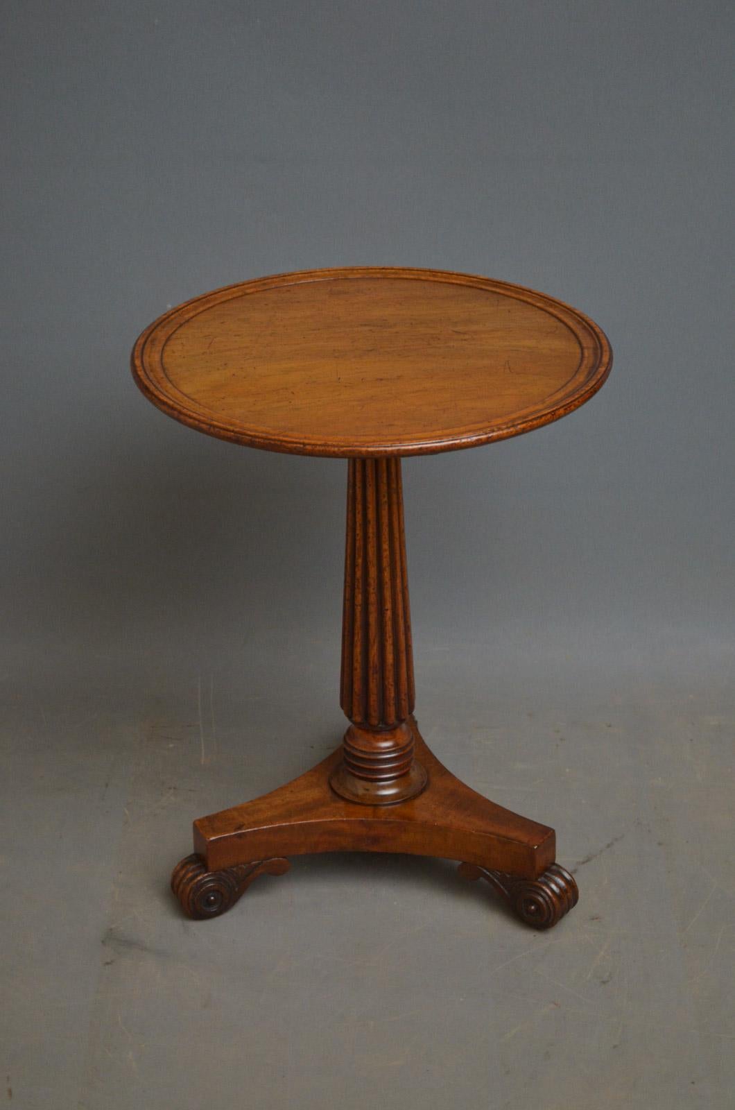 Sn4465 Elegant and very practical Regency mahogany table reduced to the size of coffee table, having dished top and fluted column terminating in trefoil base and reeded knurl feet. This antique table is a marriage of two associated period pieces,