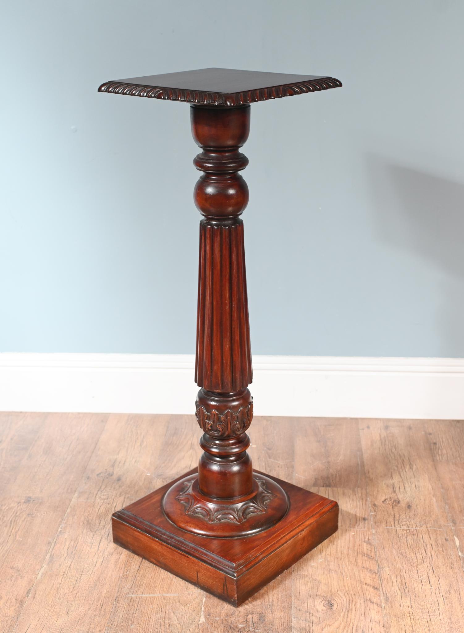 Regency Column Table - Mahogany Pedestal Stand Bon état - En vente à Potters Bar, GB