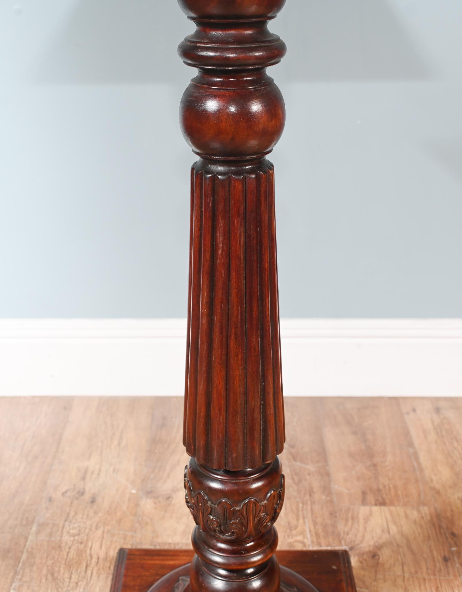 Regency Column Table - Mahogany Pedestal Stand en vente 1