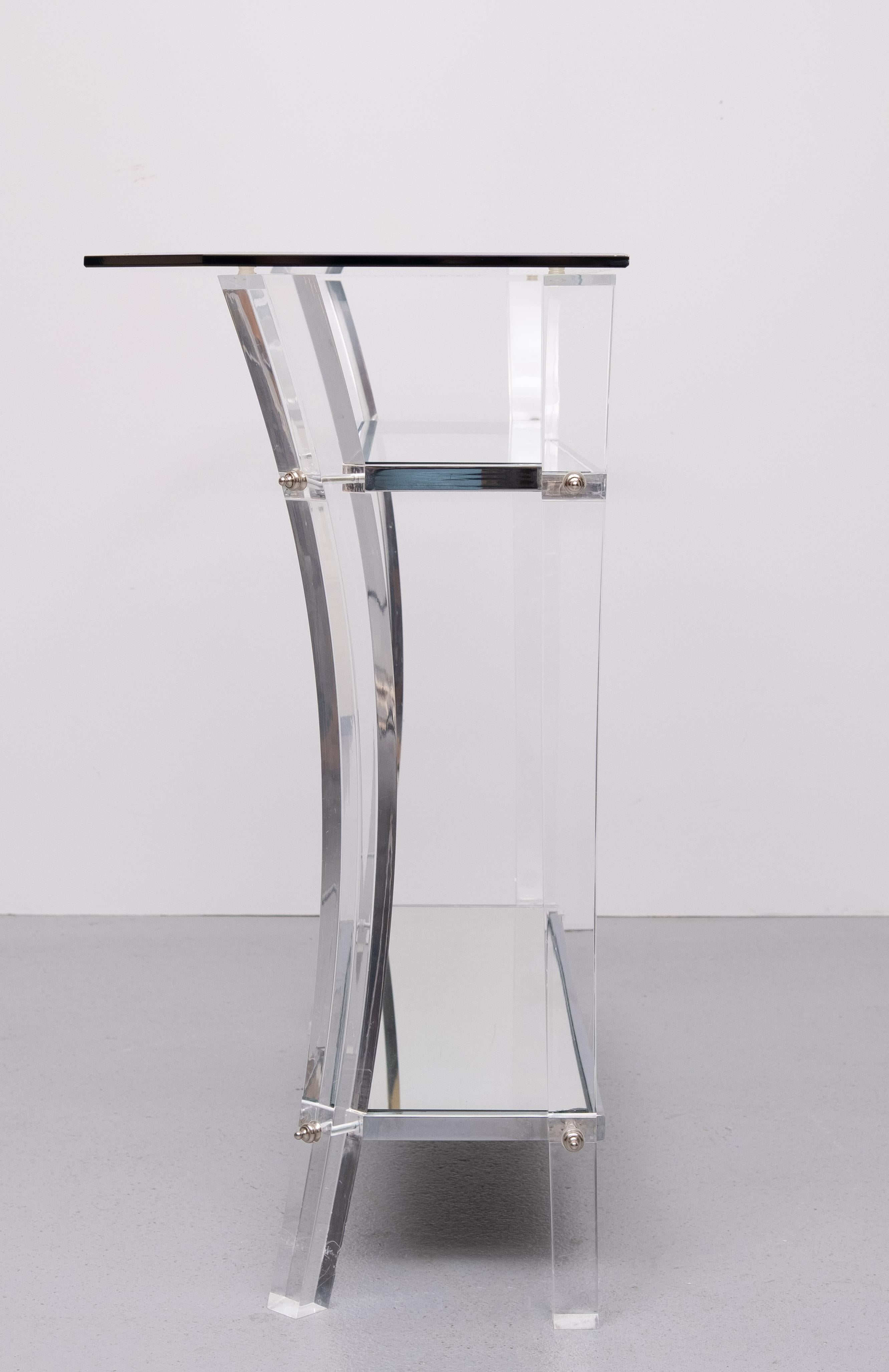Lucite Console et miroir Regency en chrome  1970s  France en vente