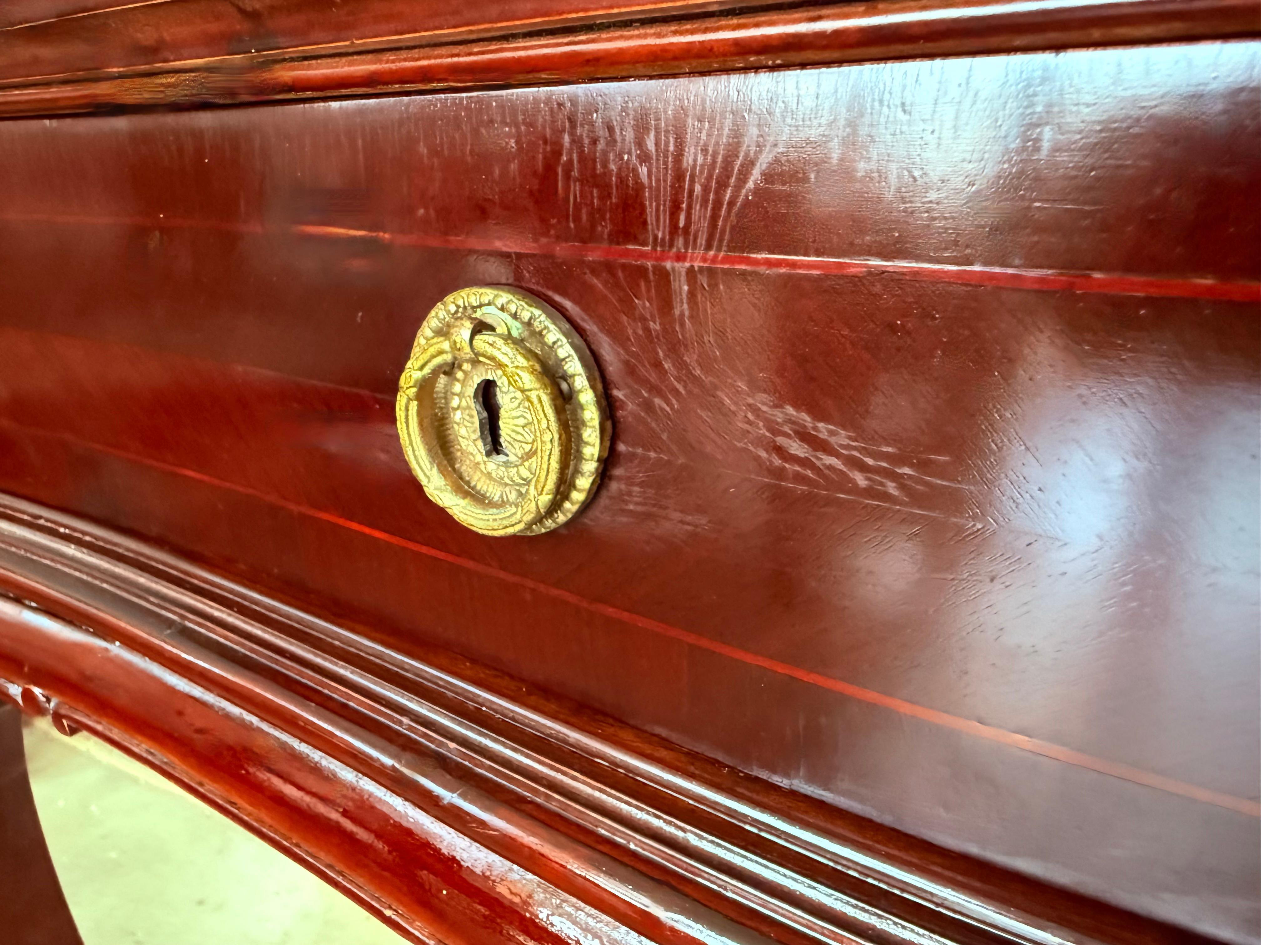 Table console Regency avec trois tiroirs et marbre noir en vente 4