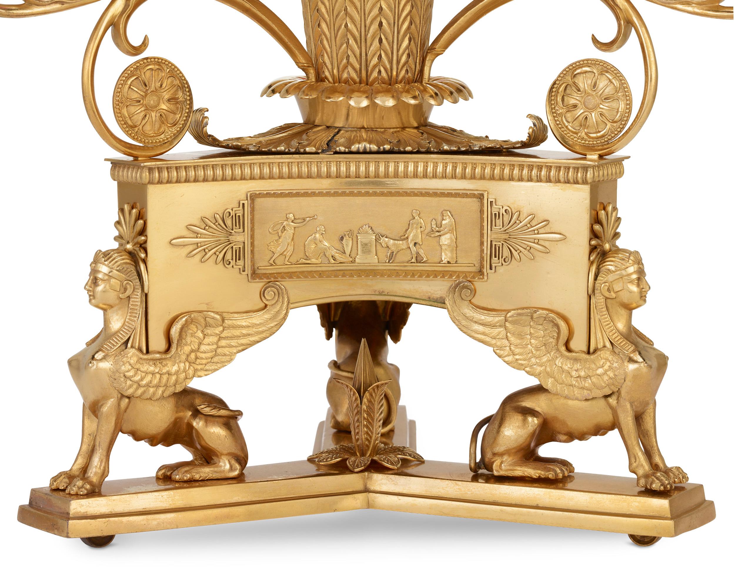 Regency Épergne de style Régence en cristal et bronze doré en vente