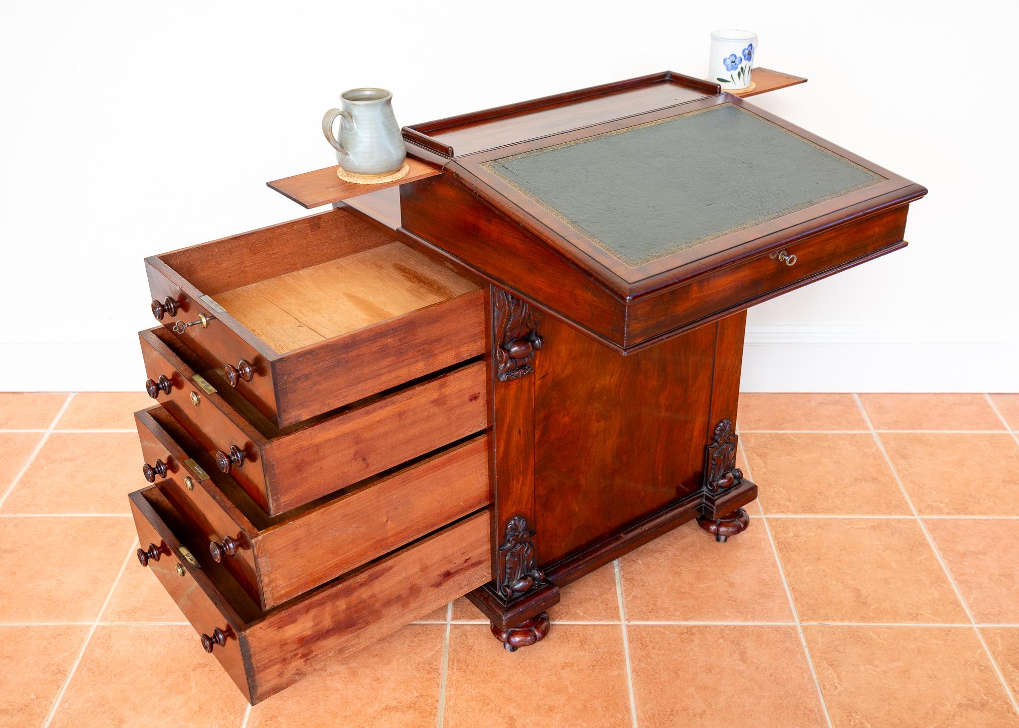 Regency Davenport Desk Flame Mahogany 1830s Georgian Freemans Fine Country House In Good Condition For Sale In London, GB