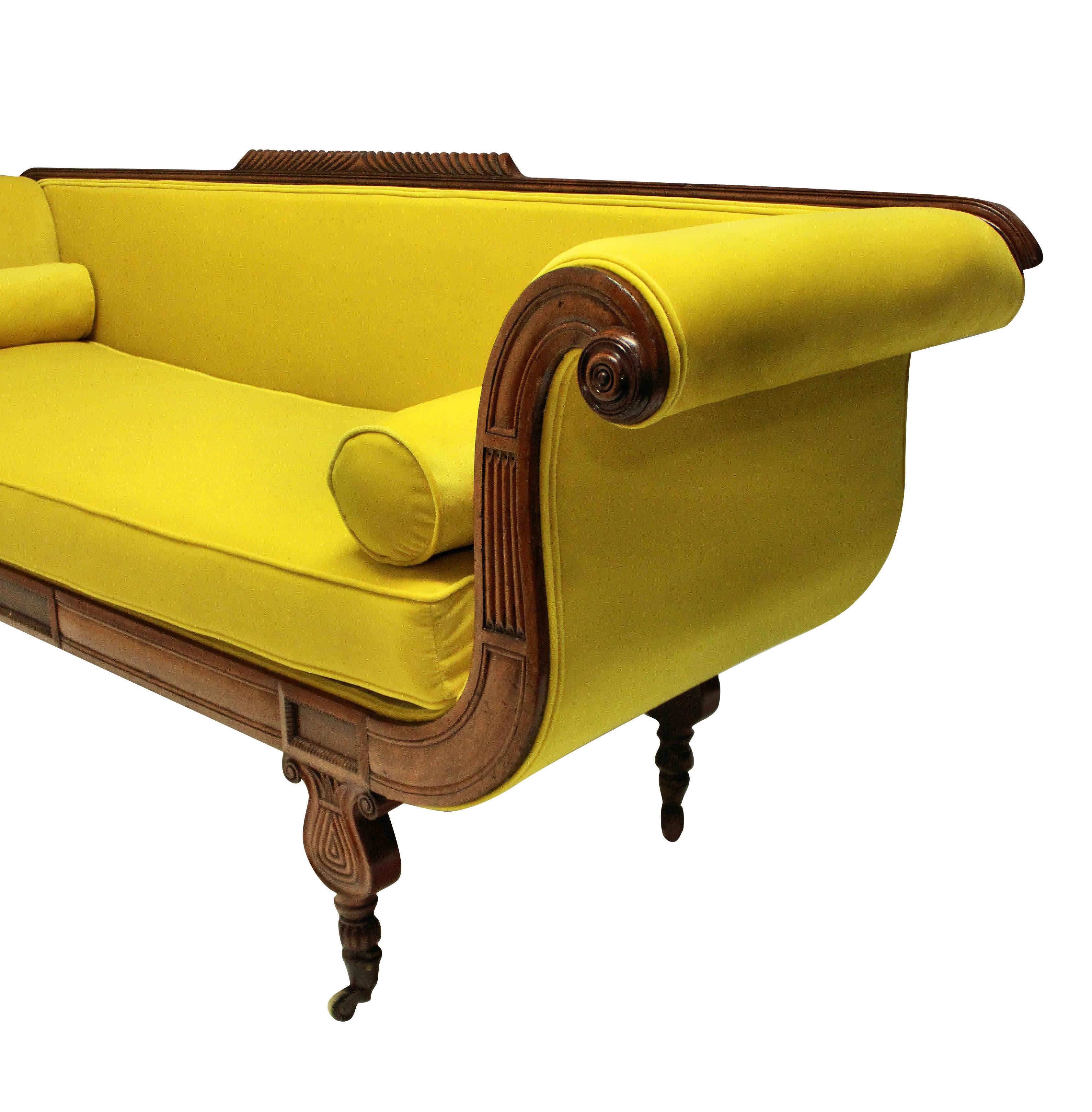 Regency Daybed in Chartreuse Velvet In Good Condition In London, GB