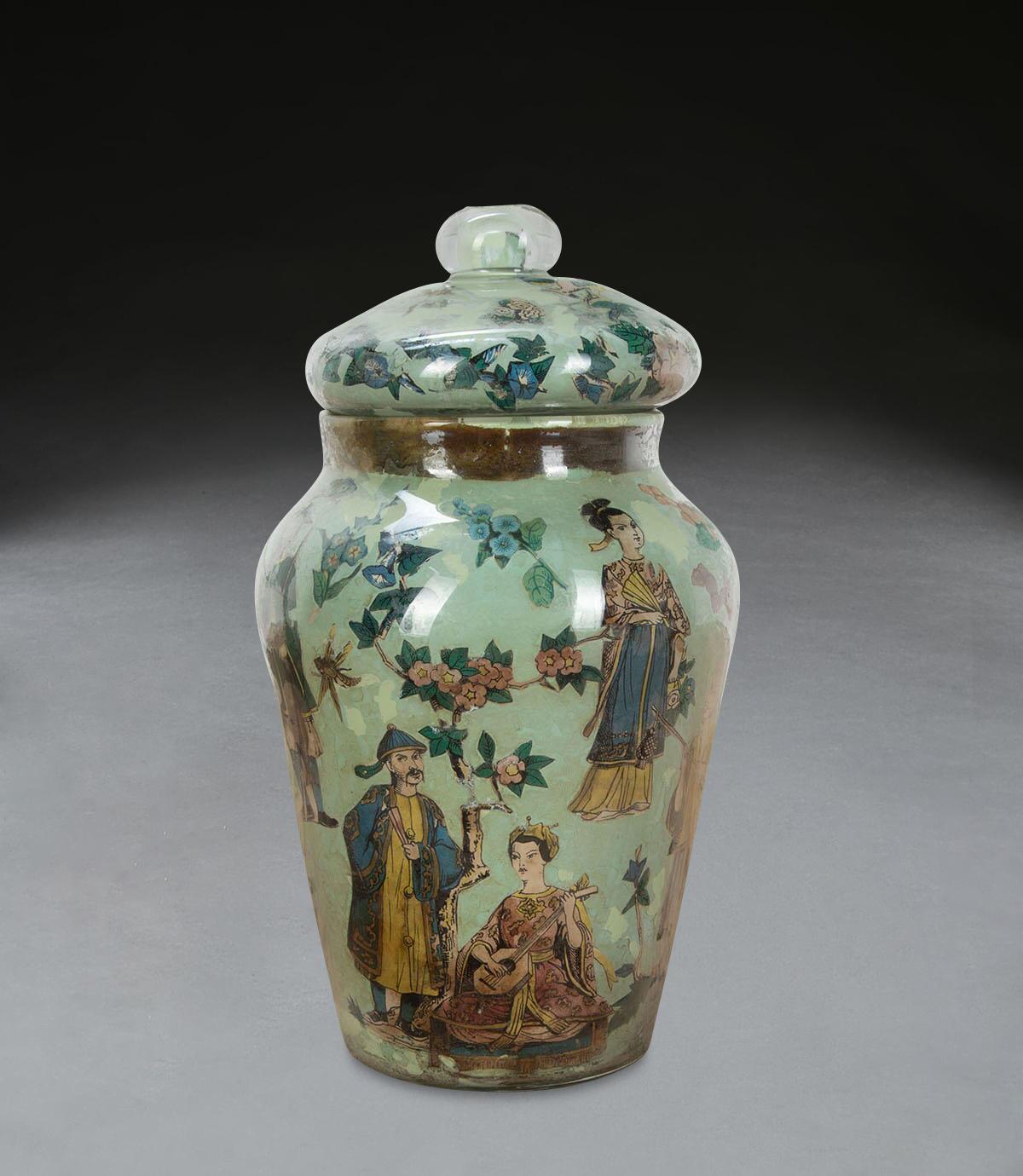 Milieu du XIXe siècle Vase Decalcomania Regency en vente
