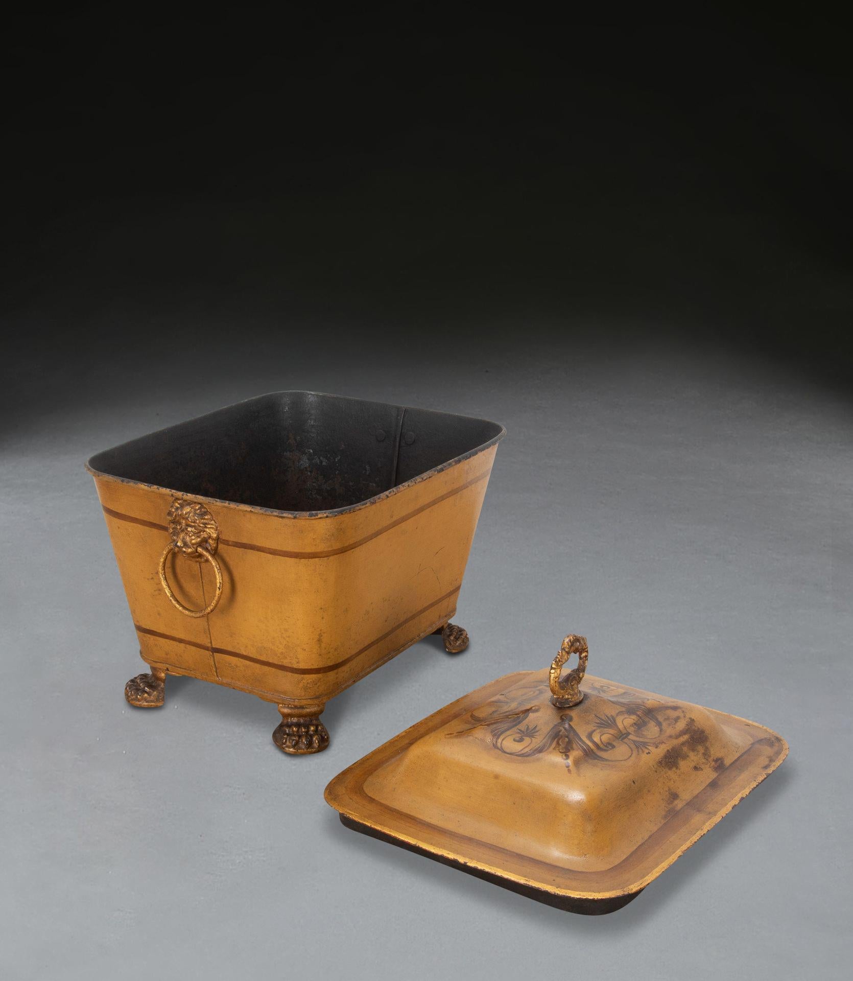 Moulage Corbeille à charbon décorée Regency en vente
