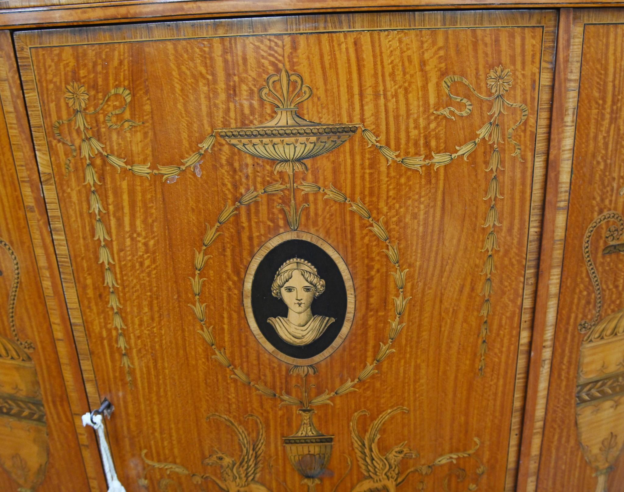 Cabinet Demi Lune Regency Classic Adams Satinwood en vente 6