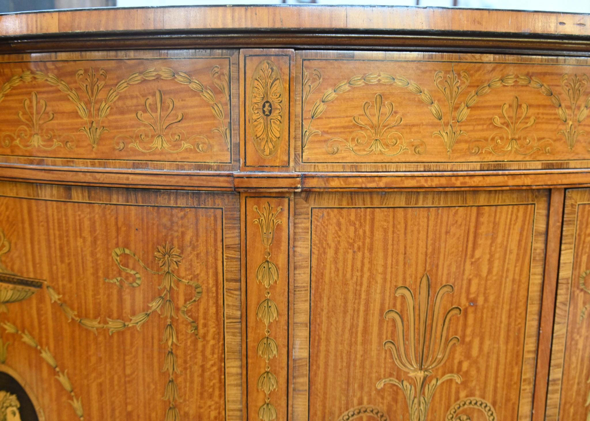Citronnier Cabinet Demi Lune Regency Classic Adams Satinwood en vente