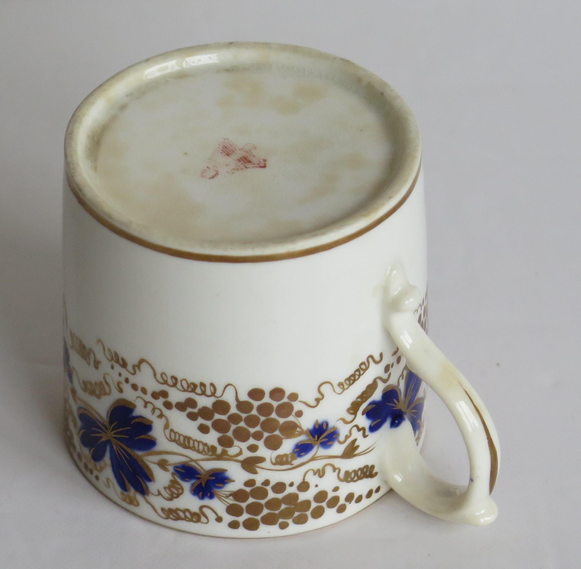Regency Derby-Porzellan-Kaffeekanne, handbemalt in Weinreben-Muster, ca. 1825 im Angebot 8