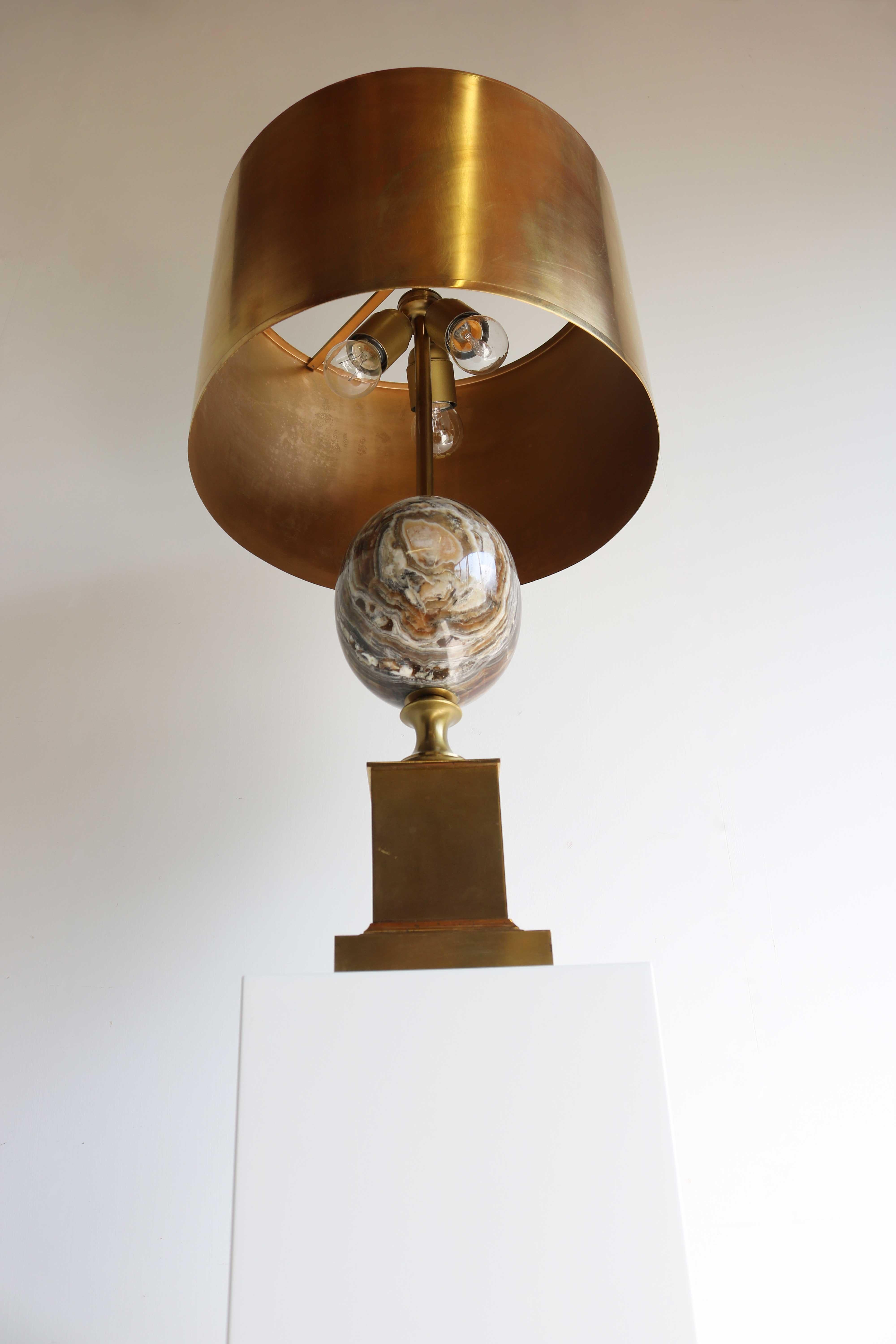 Metal Regency Design Marble Egg Table Lamp Signed by Maison Charles, France 1960 Brass