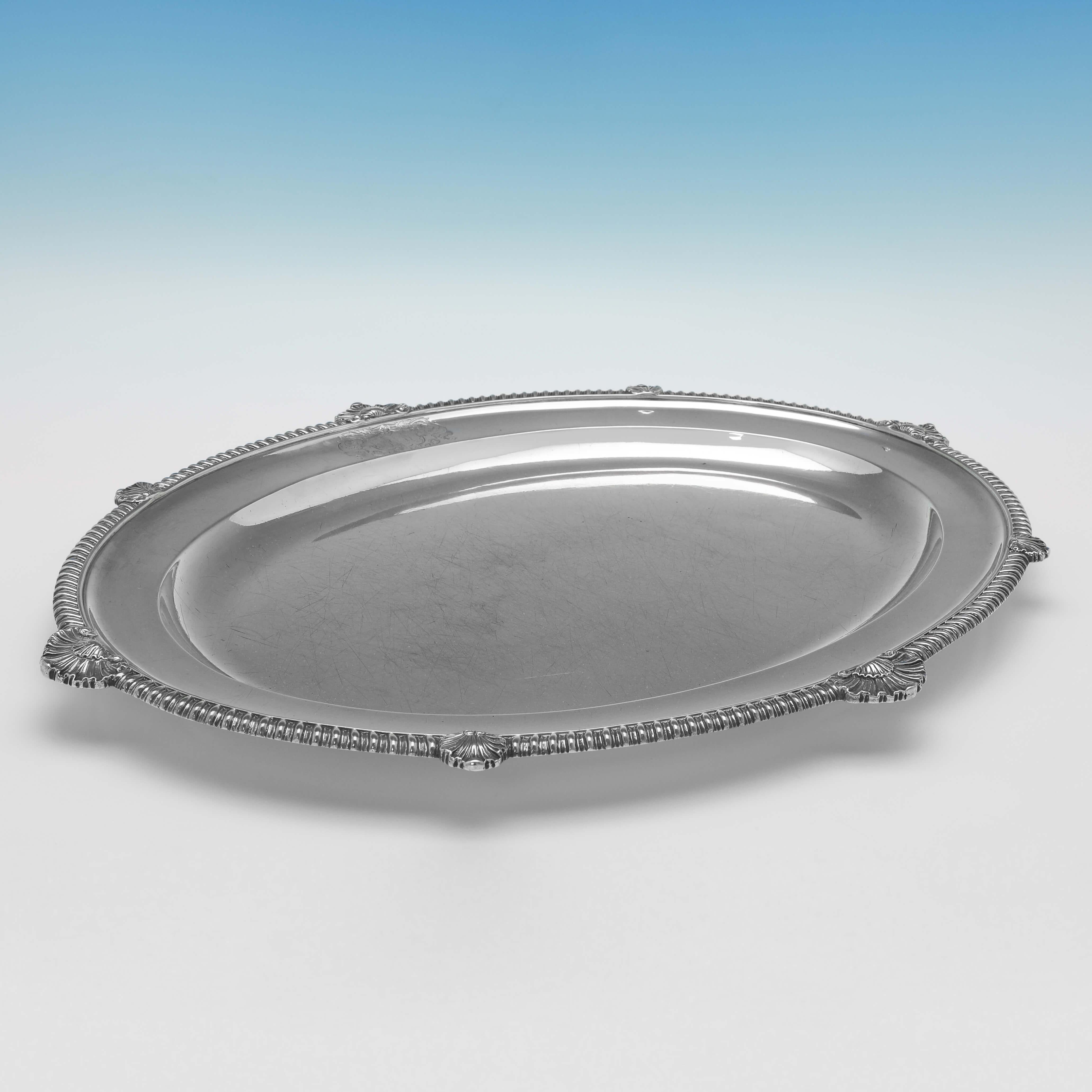 English Regency Design Pair of Antique Sterling Silver Meat Dishes, London 1822 For Sale