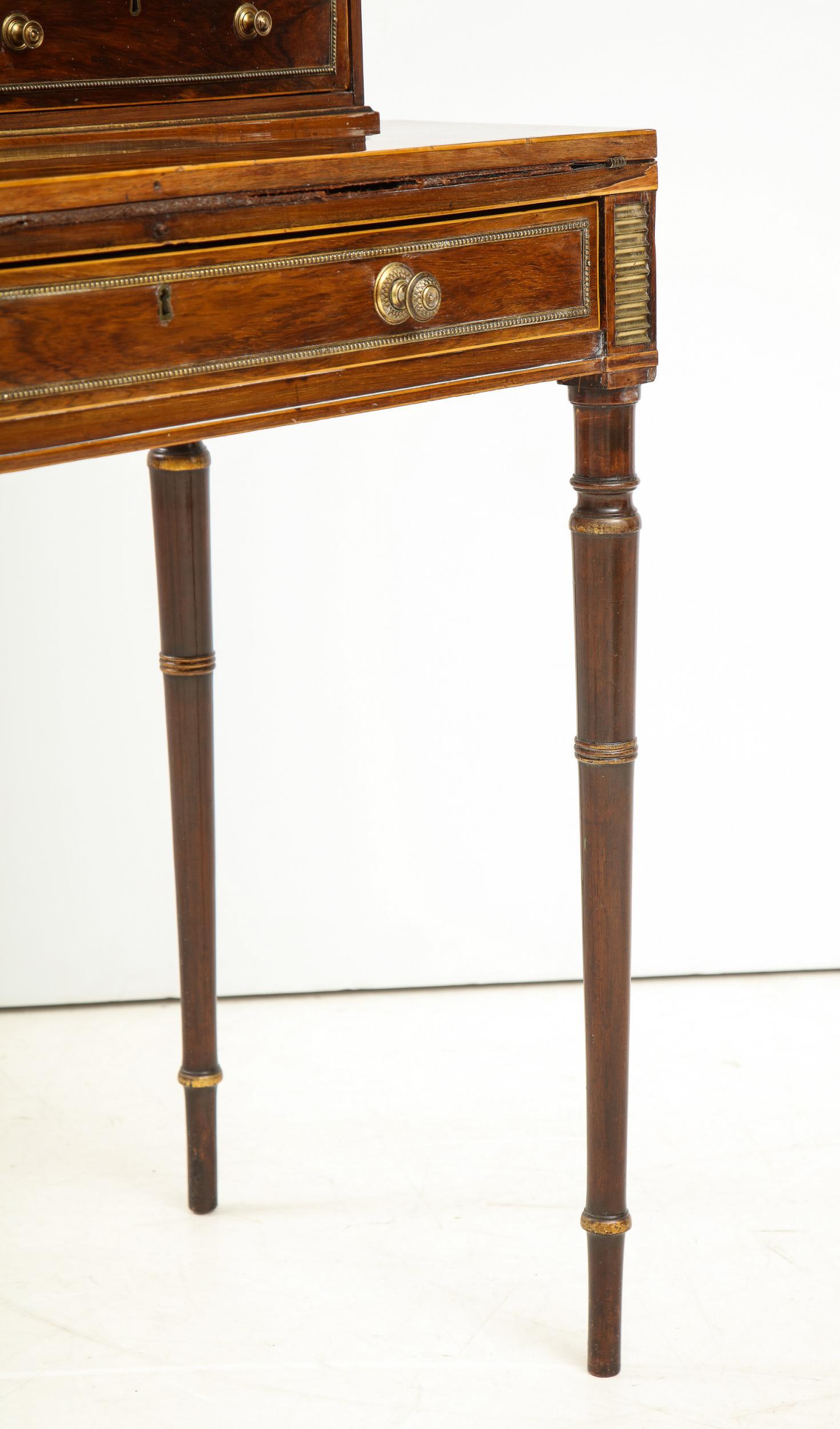 Kleiner Regency-Schreibtisch im Angebot 14