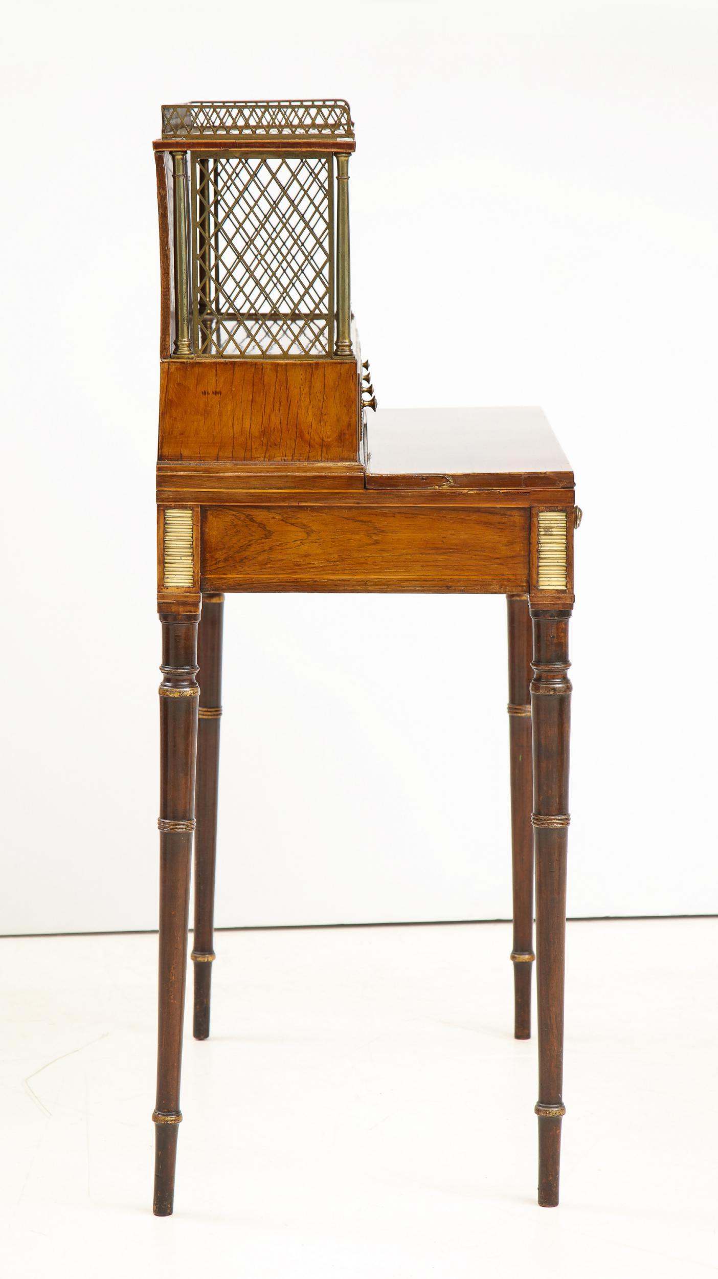 Regency Diminutive Writing Table In Good Condition For Sale In Greenwich, CT