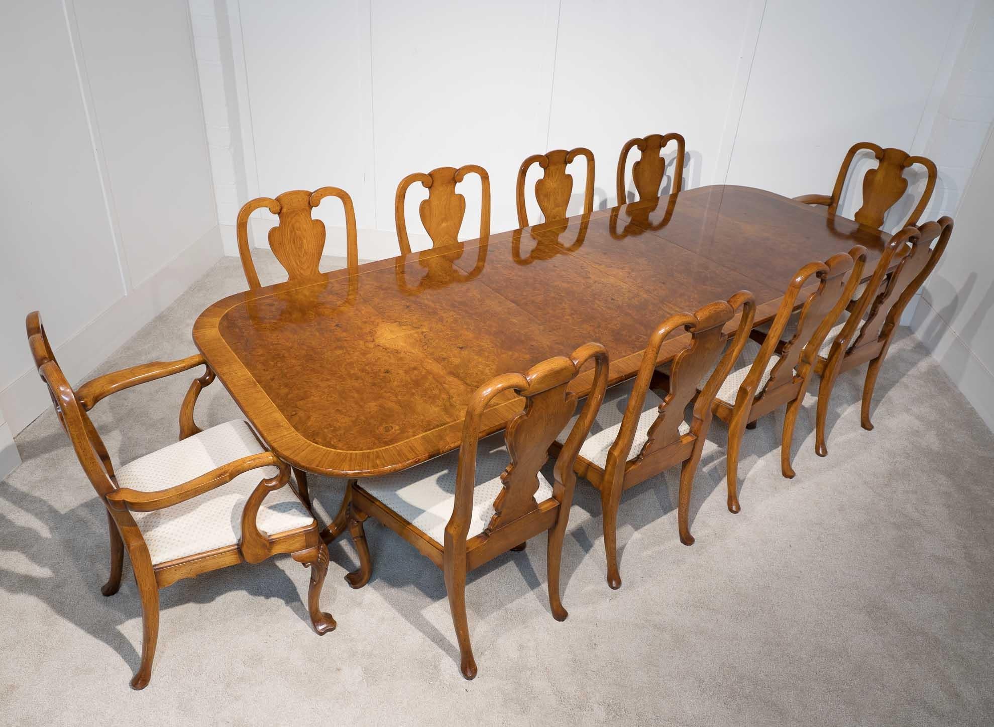 Regency Dining Set Pedestal Table and Queen Anne Chairs Walnut In Good Condition In Potters Bar, GB