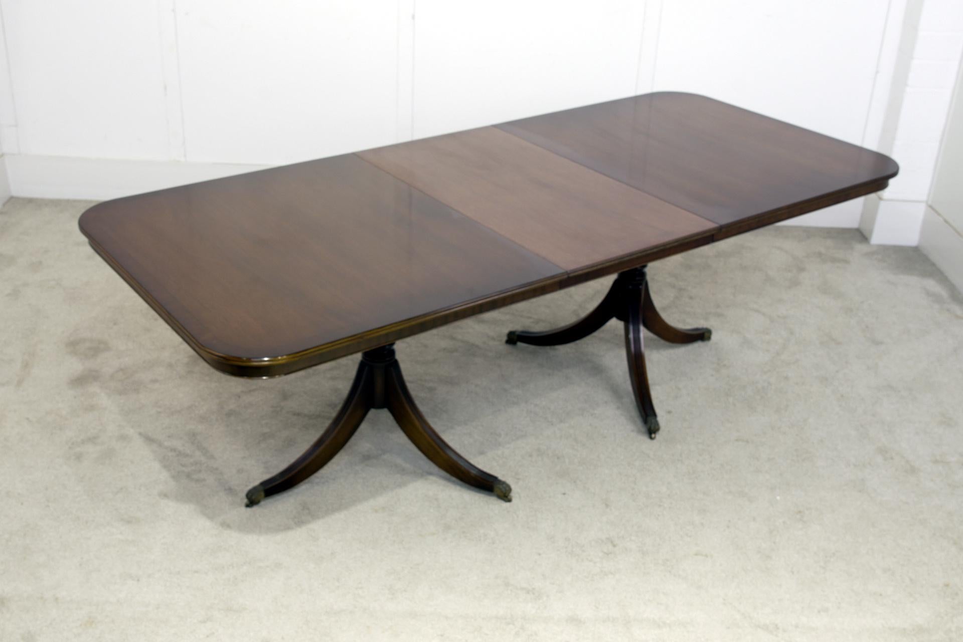 Wood Regency Dining Table and 8 Hepplewhite Chairs Set Extending For Sale