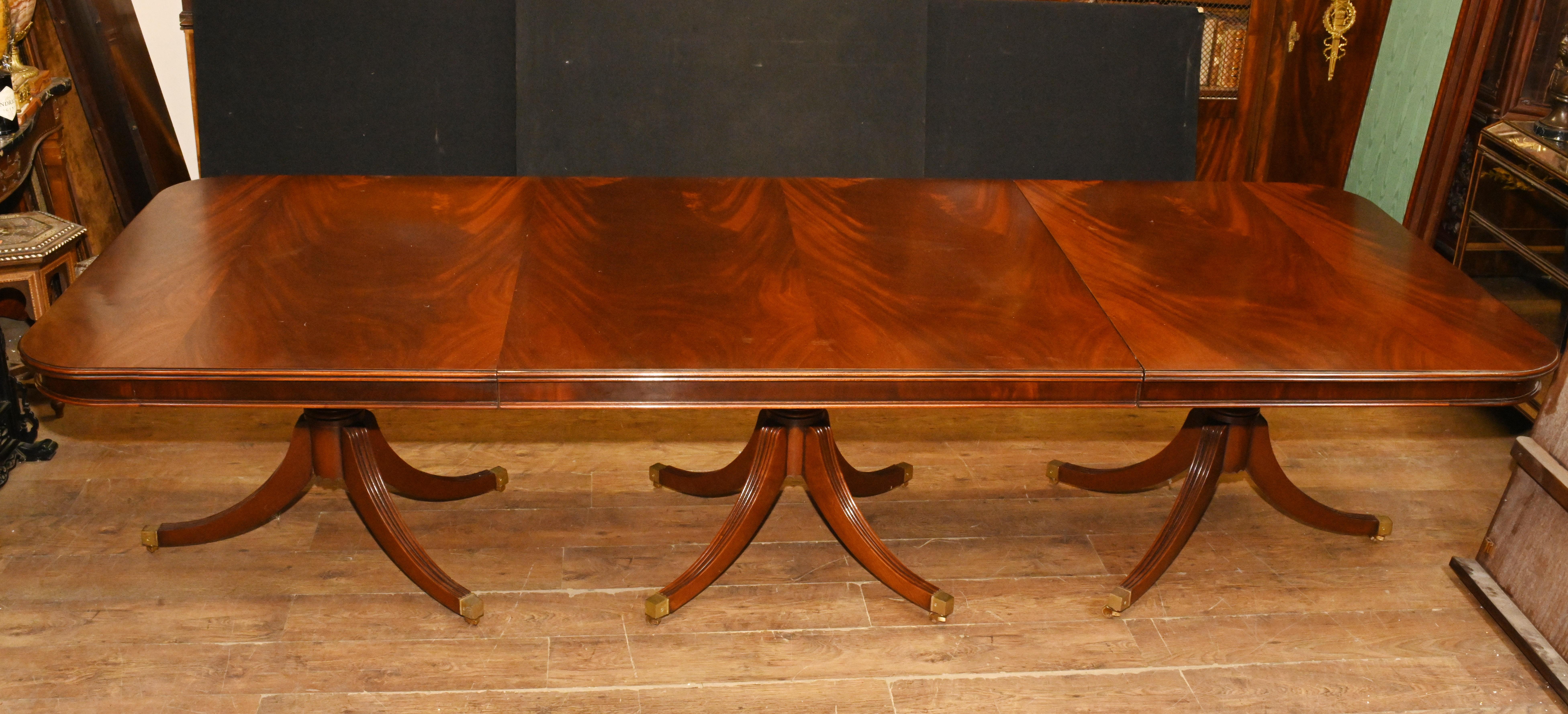 Regency Dining Table Mahogan Extending Regency Pedestal Base In Good Condition For Sale In Potters Bar, GB
