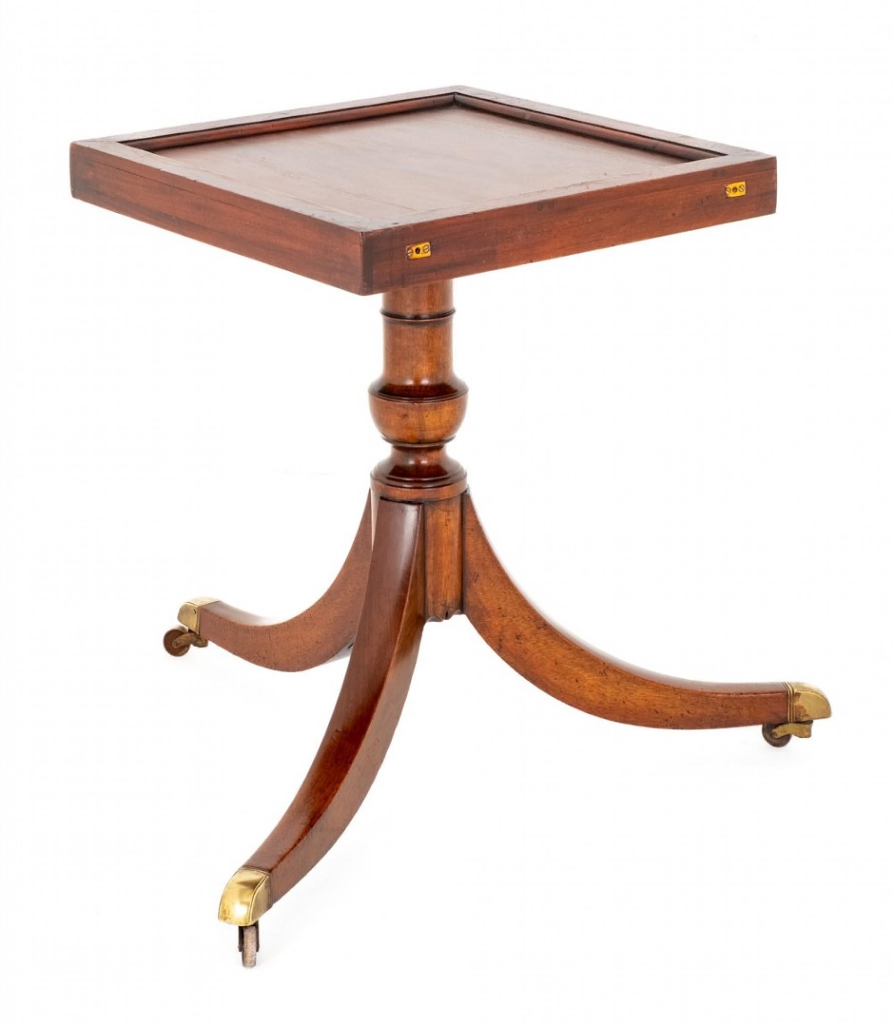 Mesa de Comedor de Caoba de 2 Pedestales de la Época de la Regencia. 
Desplázate para ver más fotos - se envía a cualquier parte, ponte en contacto con nosotros
Periodo Regencia 
Esta Mesa Se Apoya Sobre Elegantes Patas Barridas Con Columnas