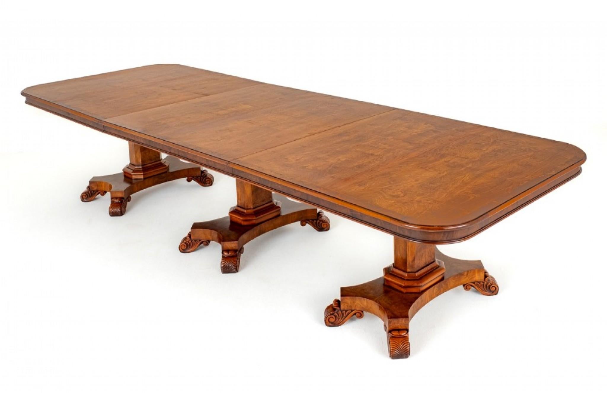 Regency Dining Table Walnut Extending 20 Seater George Bullock In Good Condition For Sale In Potters Bar, GB