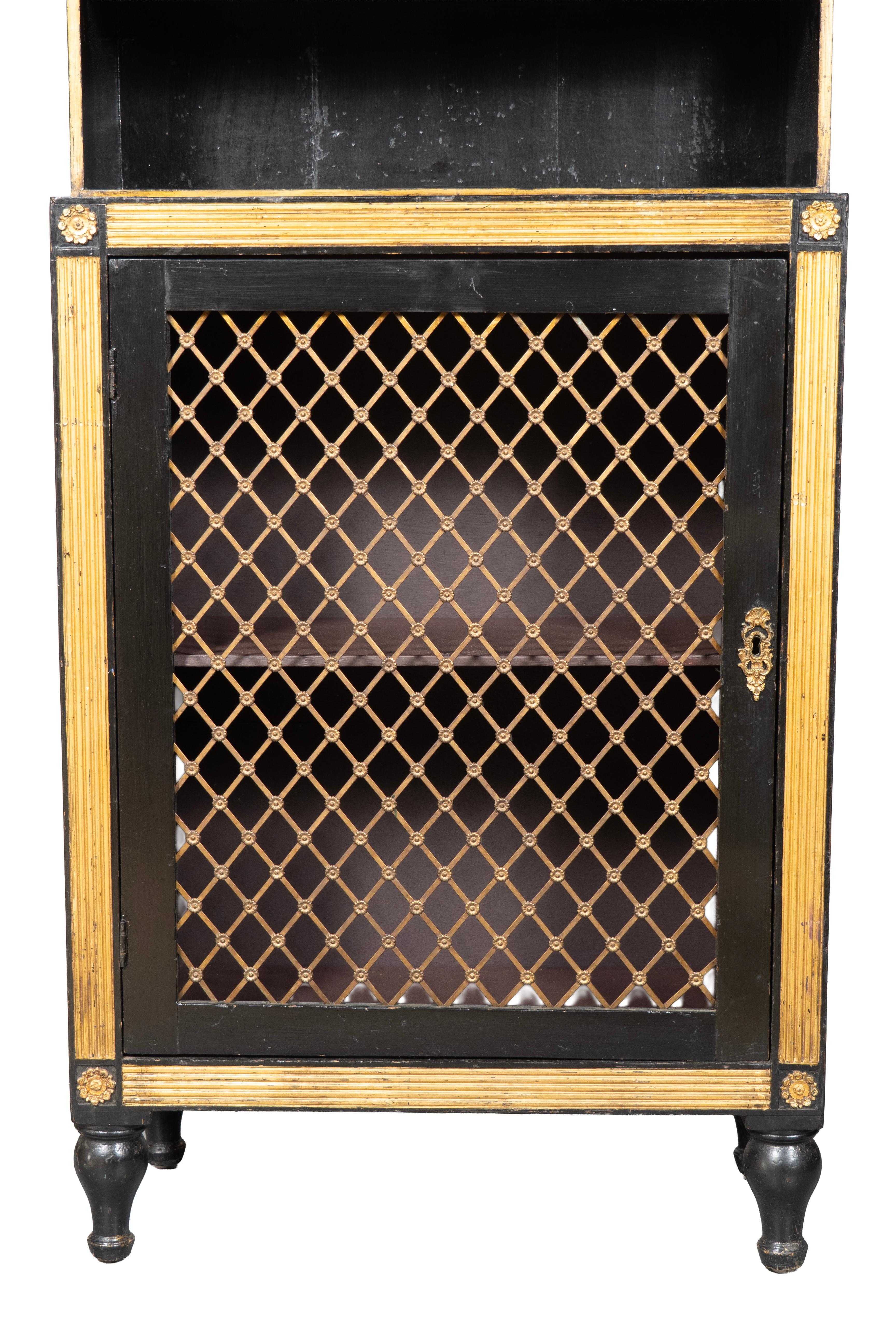 Armadio Regency ebanizzato e dorato a pacchi in vendita 1