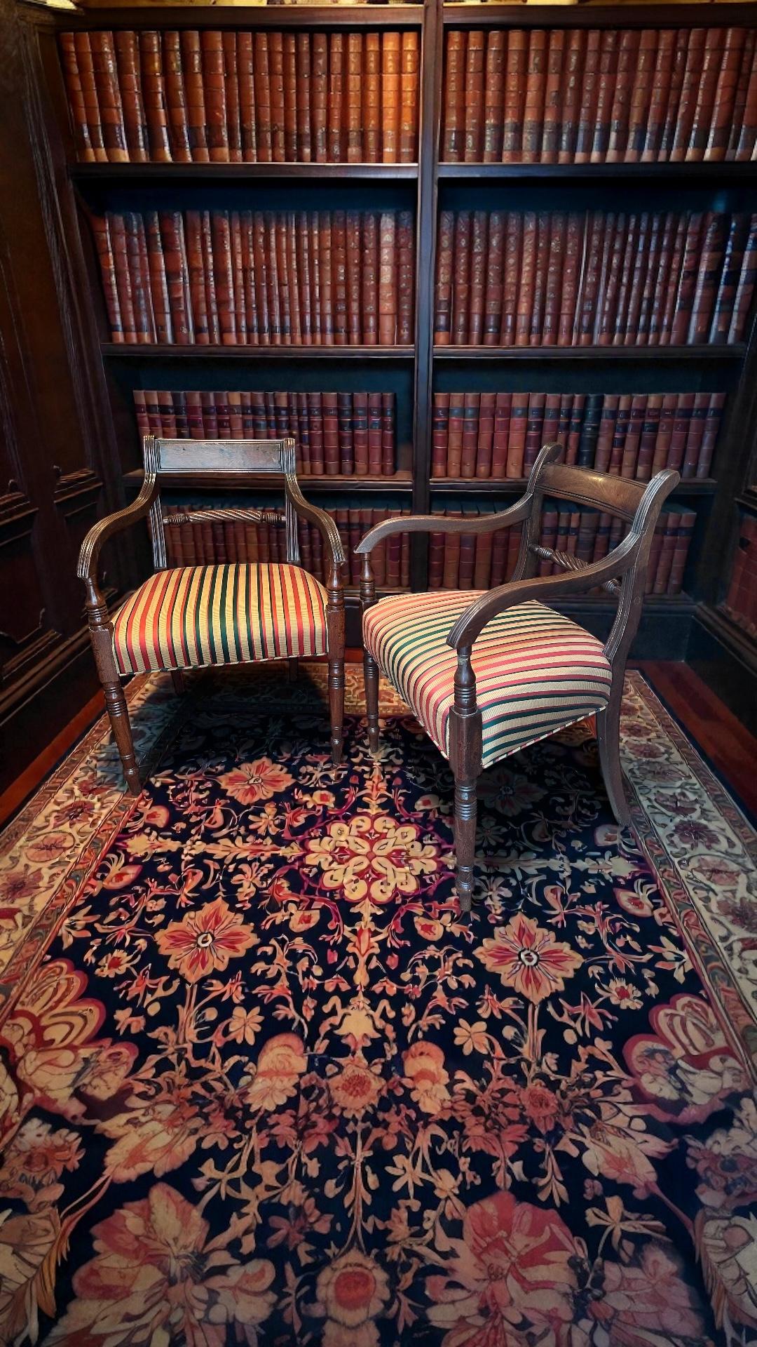 Regency English Mahagoni Near Pair Elbow Armchairs. im Angebot 9