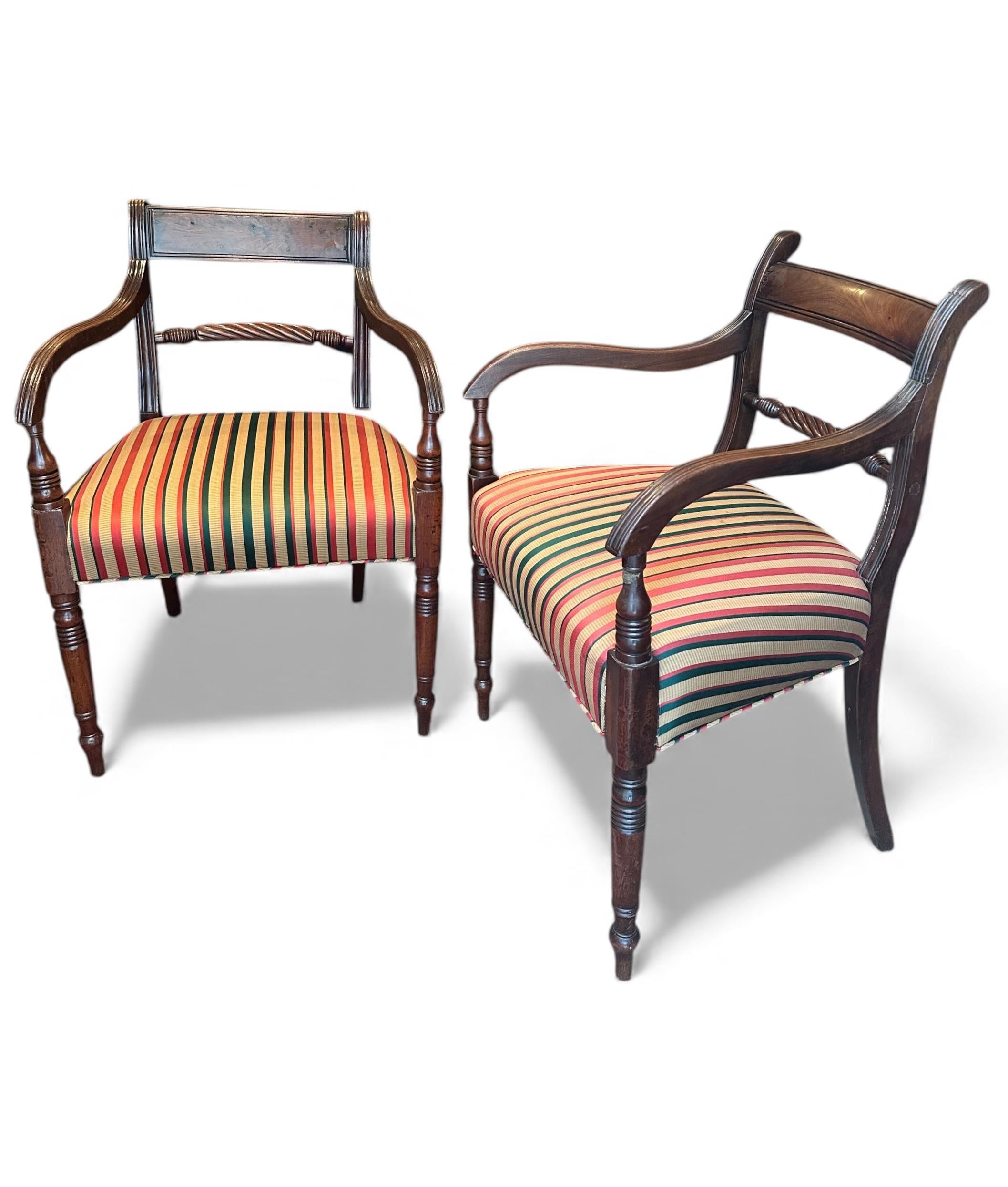 Regency English Mahagoni Near Pair Elbow Armchairs. (Englisch) im Angebot