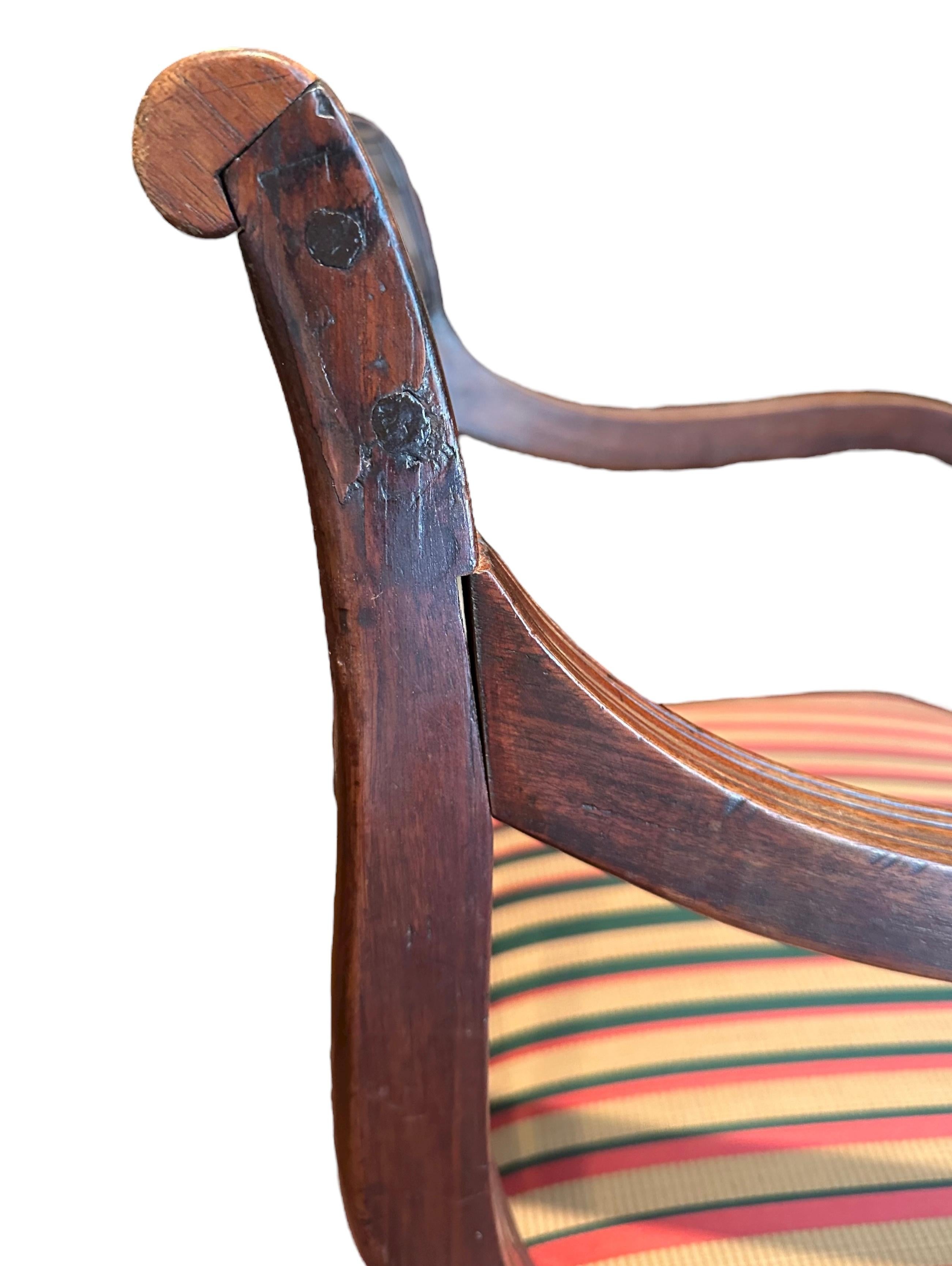 Regency English Mahagoni Near Pair Elbow Armchairs. im Angebot 1