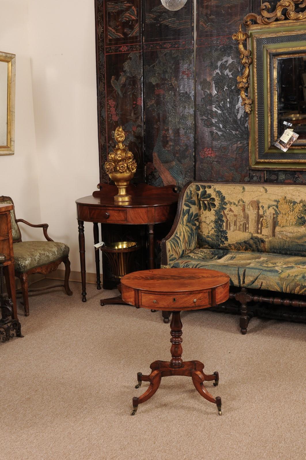 Regency English Mahogany Oval Side Table, Early 19th Century 3