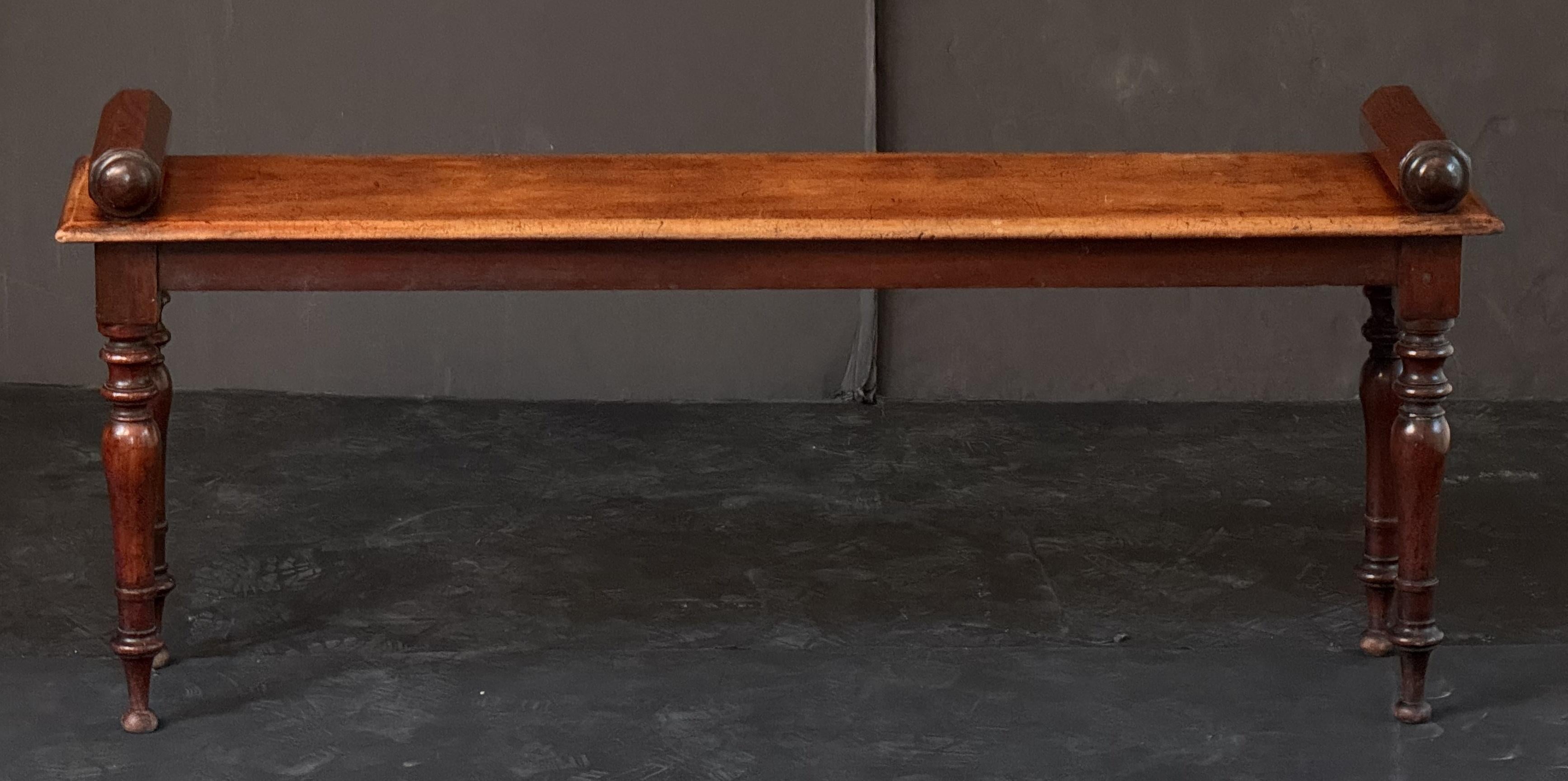 English Regency Era Hall Bench or Window Seat of Mahogany from England For Sale