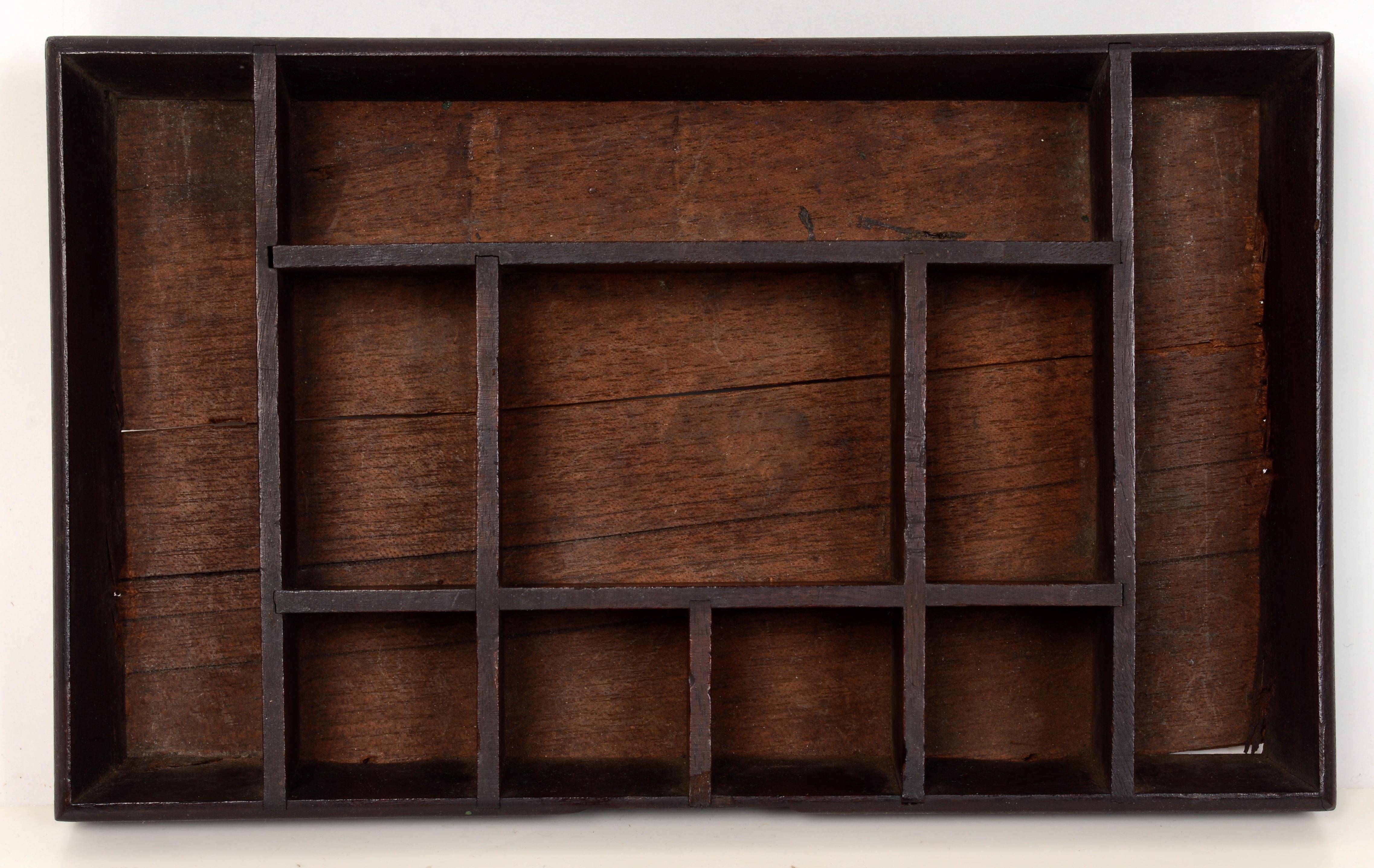 Regency-Schmuckkästchen mit Fächerintarsien, Innenausstattung und verspiegeltem Deckel, um 1810 im Angebot 1
