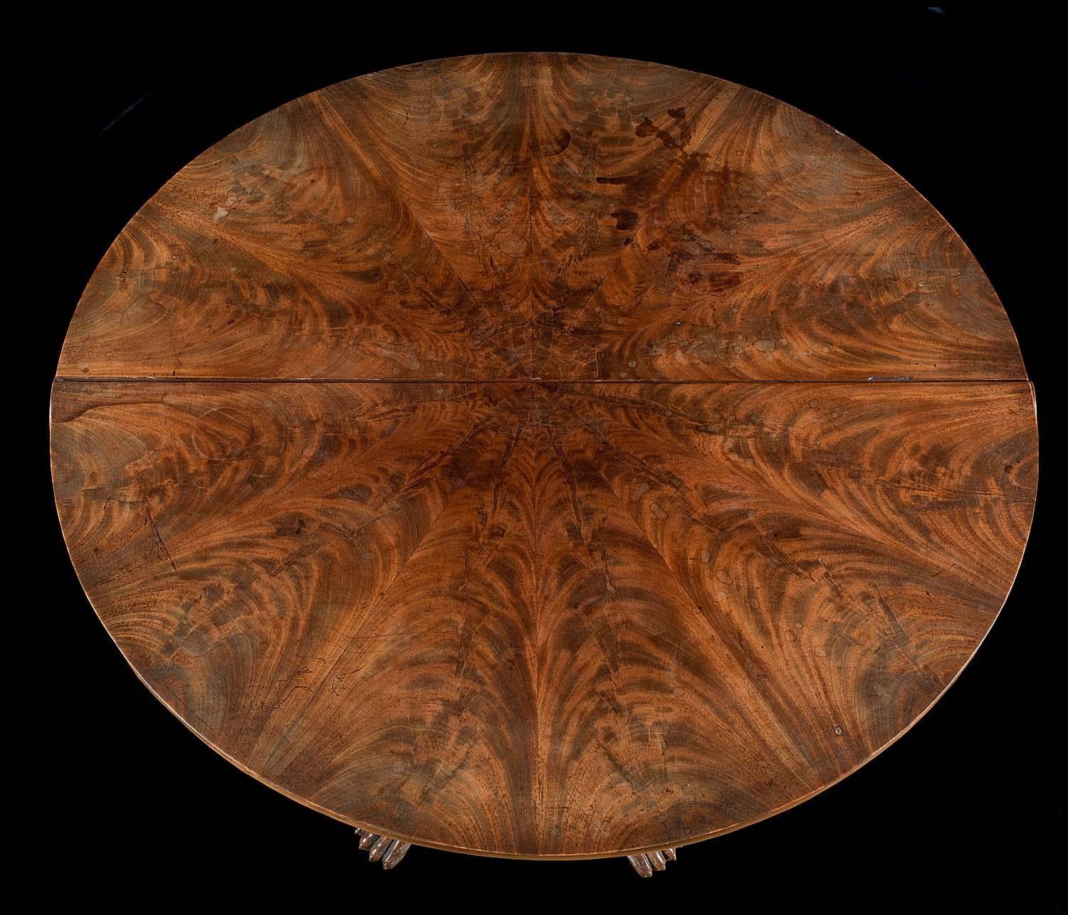 Regency Flame Mahogany Drop-Leaf Occasional Table (19. Jahrhundert)