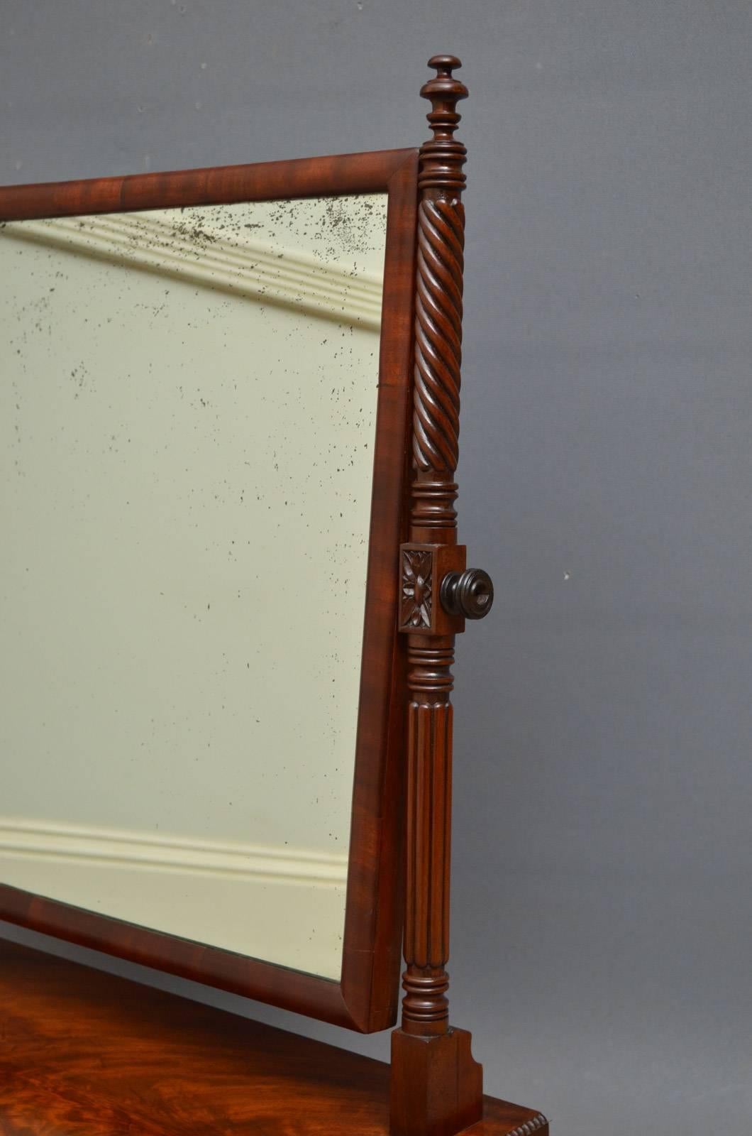 Regency Flamed Mahogany Toilet Mirror In Excellent Condition In Whaley Bridge, GB