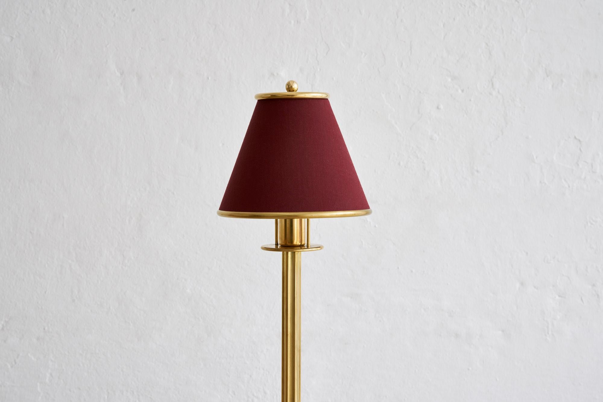 American Regency Floor Lamp by Billy Cotton in Brass with Burgundy Shade For Sale
