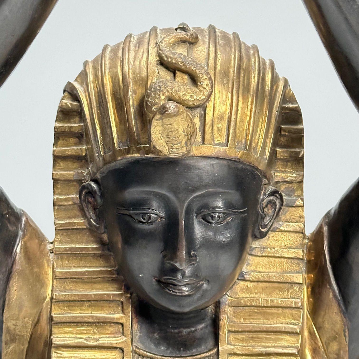 Regency-Stehleuchte, ägyptisches Motiv, vergoldetes Metall, Bronze, 1990er Jahre (Ende des 20. Jahrhunderts) im Angebot