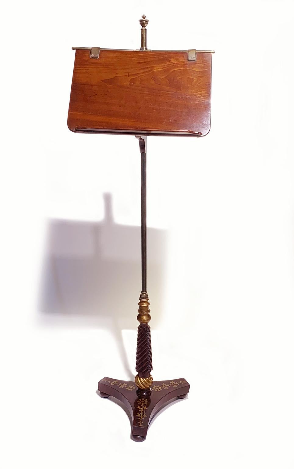 Music stand or lectern in brass and inlaid mahogany wood
England, circa 1830
It measures 55.5