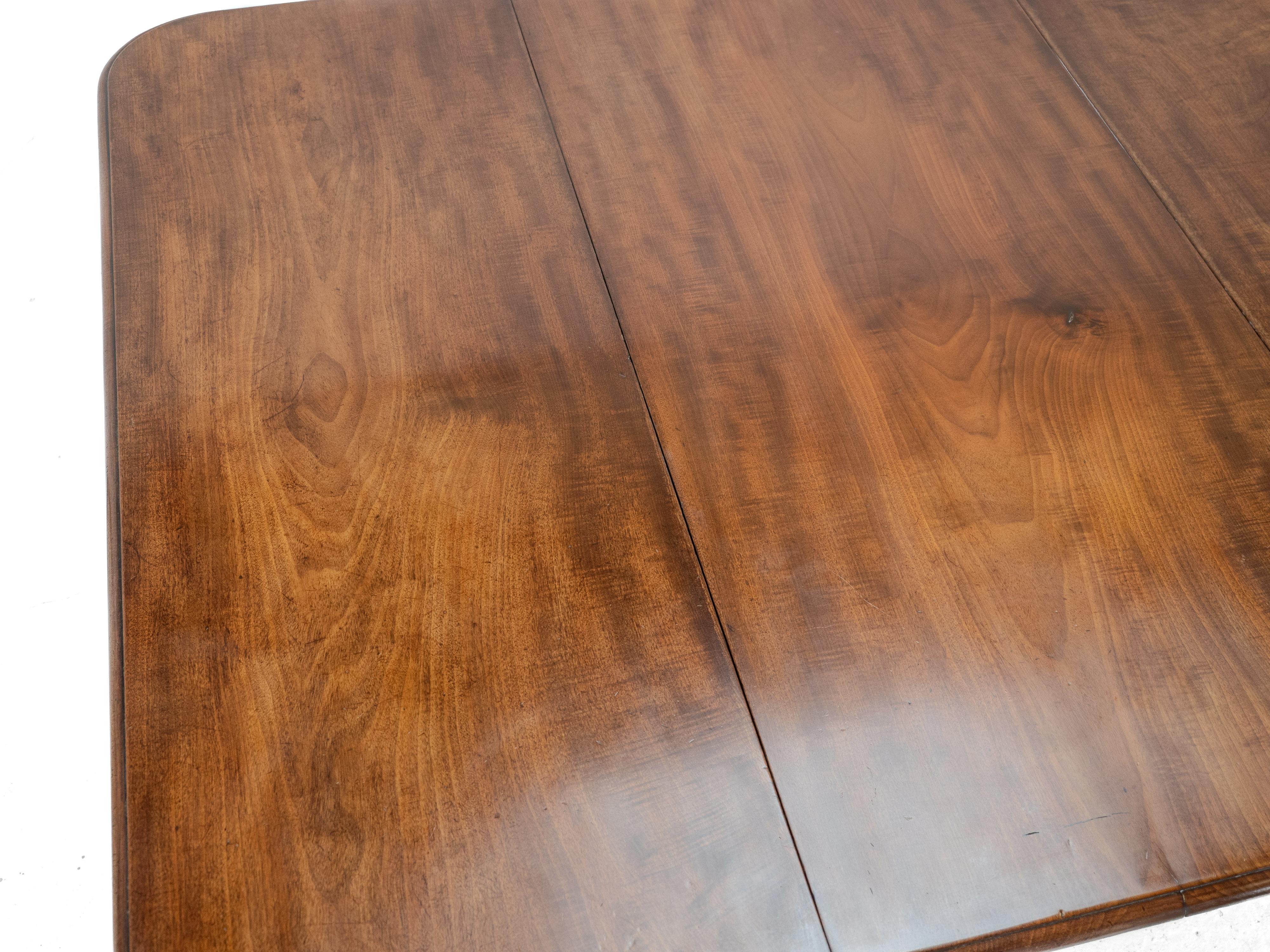 Regency George IV Mahogany Pull-out Extending Small Dining Table, c.1820 For Sale 10