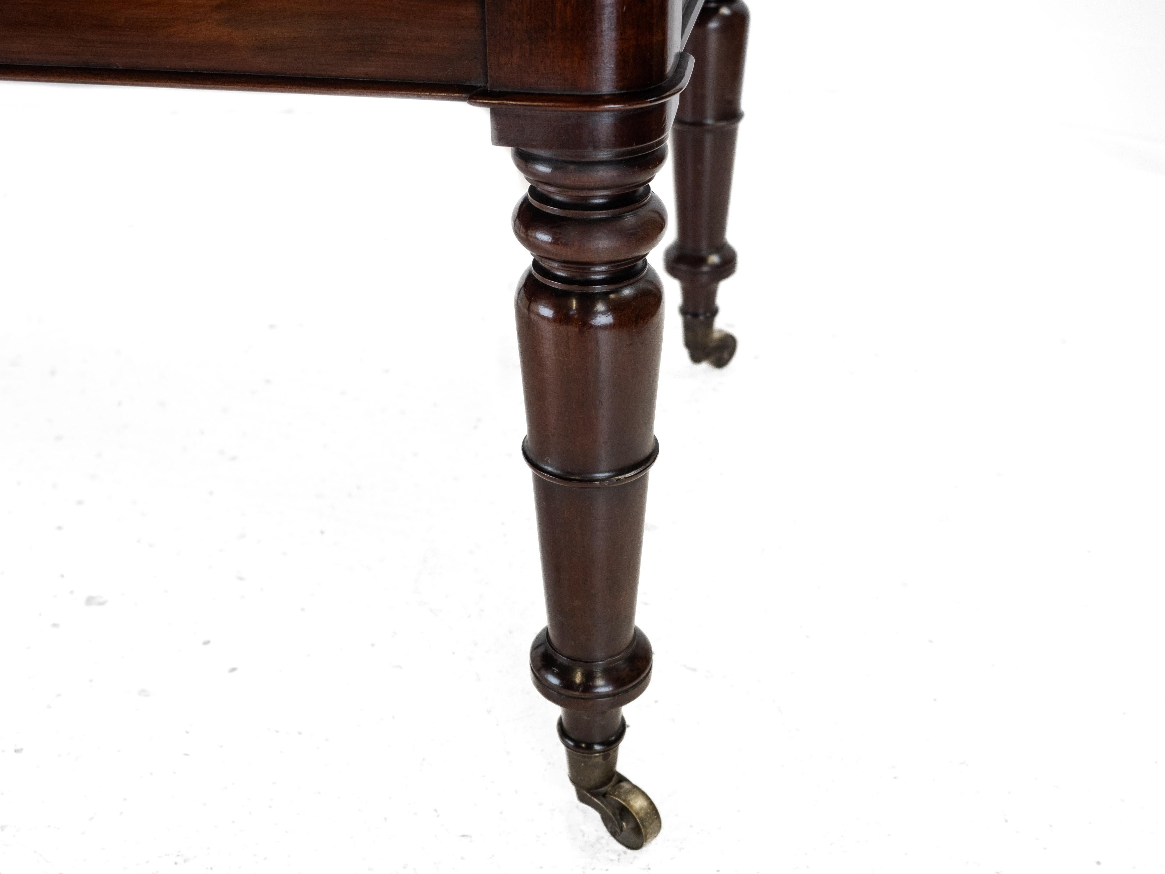 Regency George IV Mahogany Pull-out Extending Small Dining Table, c.1820 For Sale 11