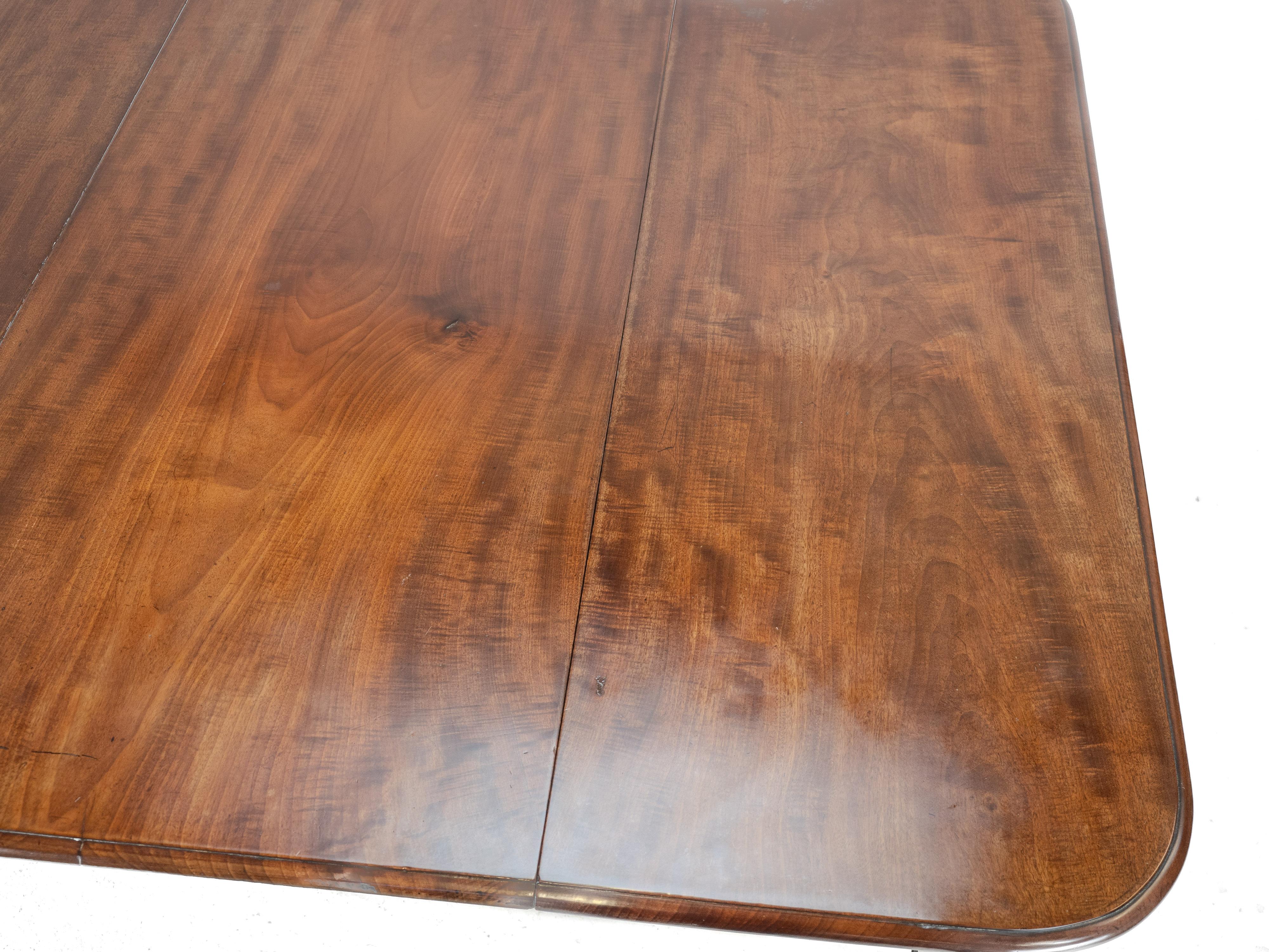 Regency George IV Mahogany Pull-out Extending Small Dining Table, c.1820 For Sale 3