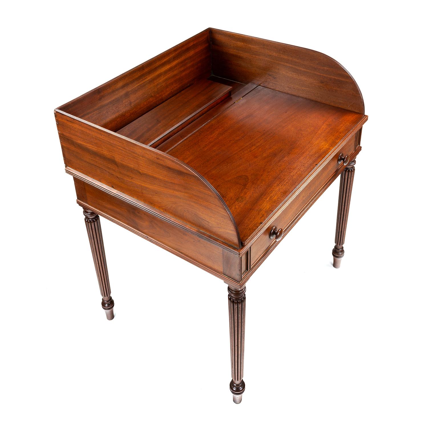 Regency Gillows wash stand / writing table in Mahogany 6