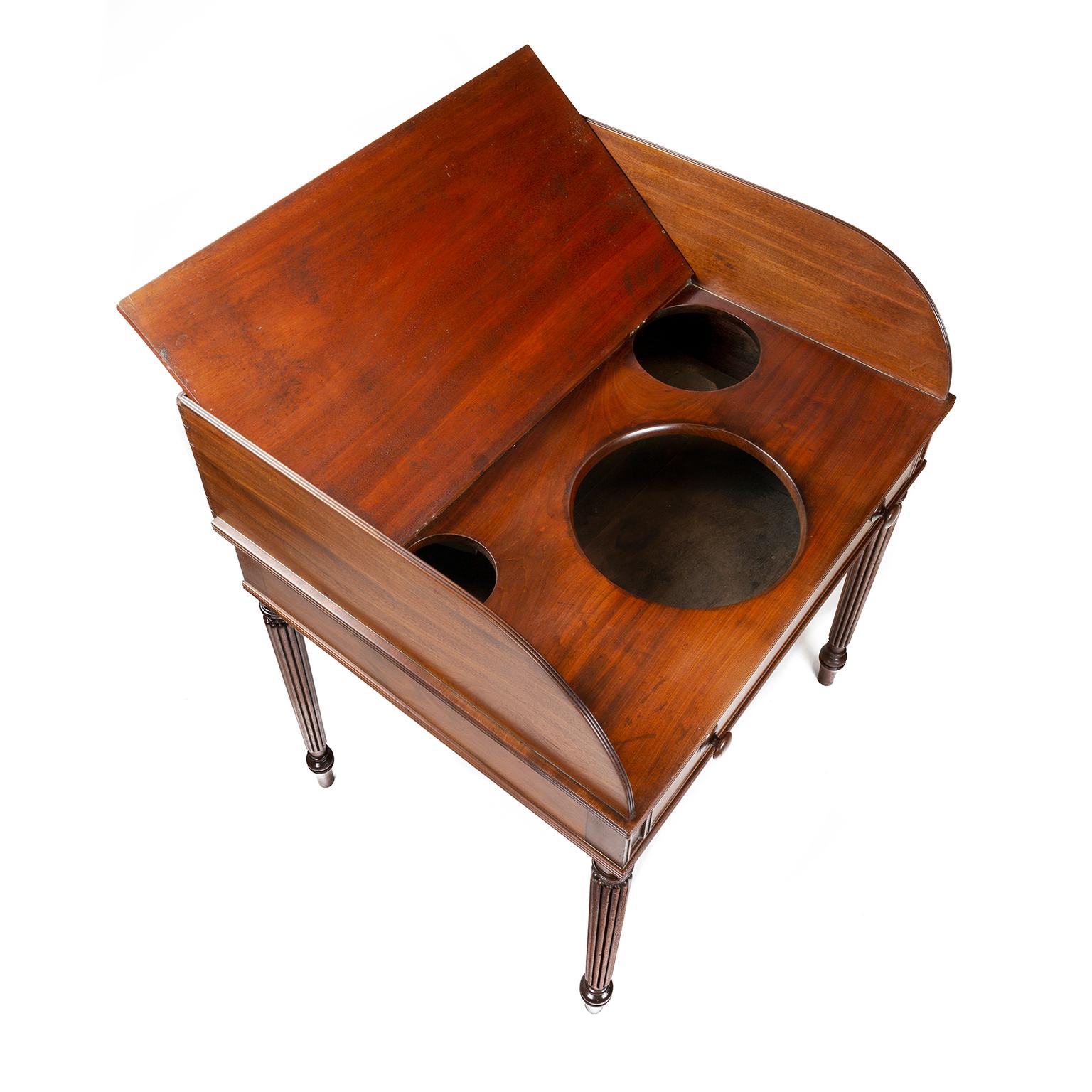 Regency Gillows wash stand / writing table in Mahogany 9